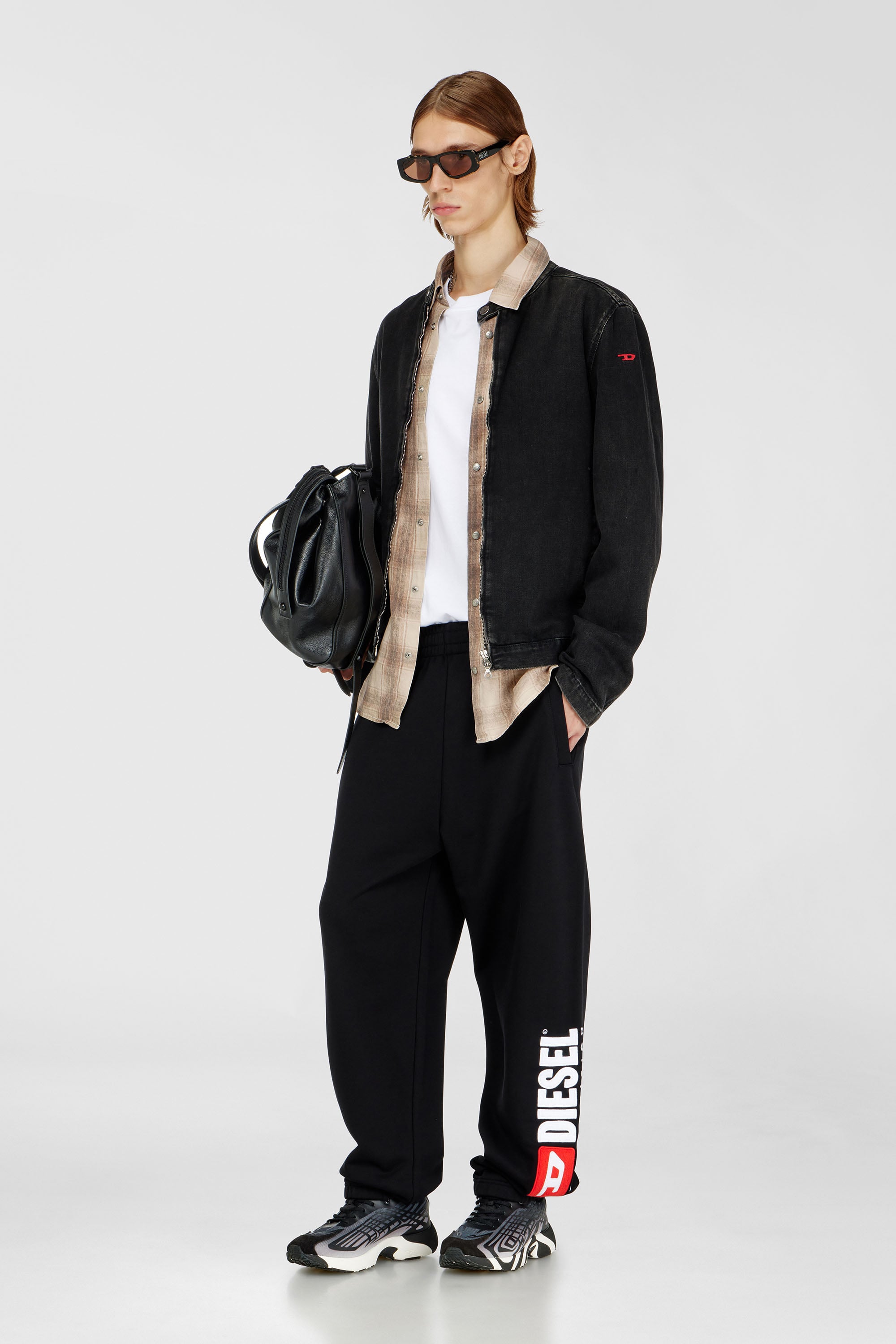 Diesel - P-MARKY-DIV, Male's スウェットパンツ in ブラック - 1