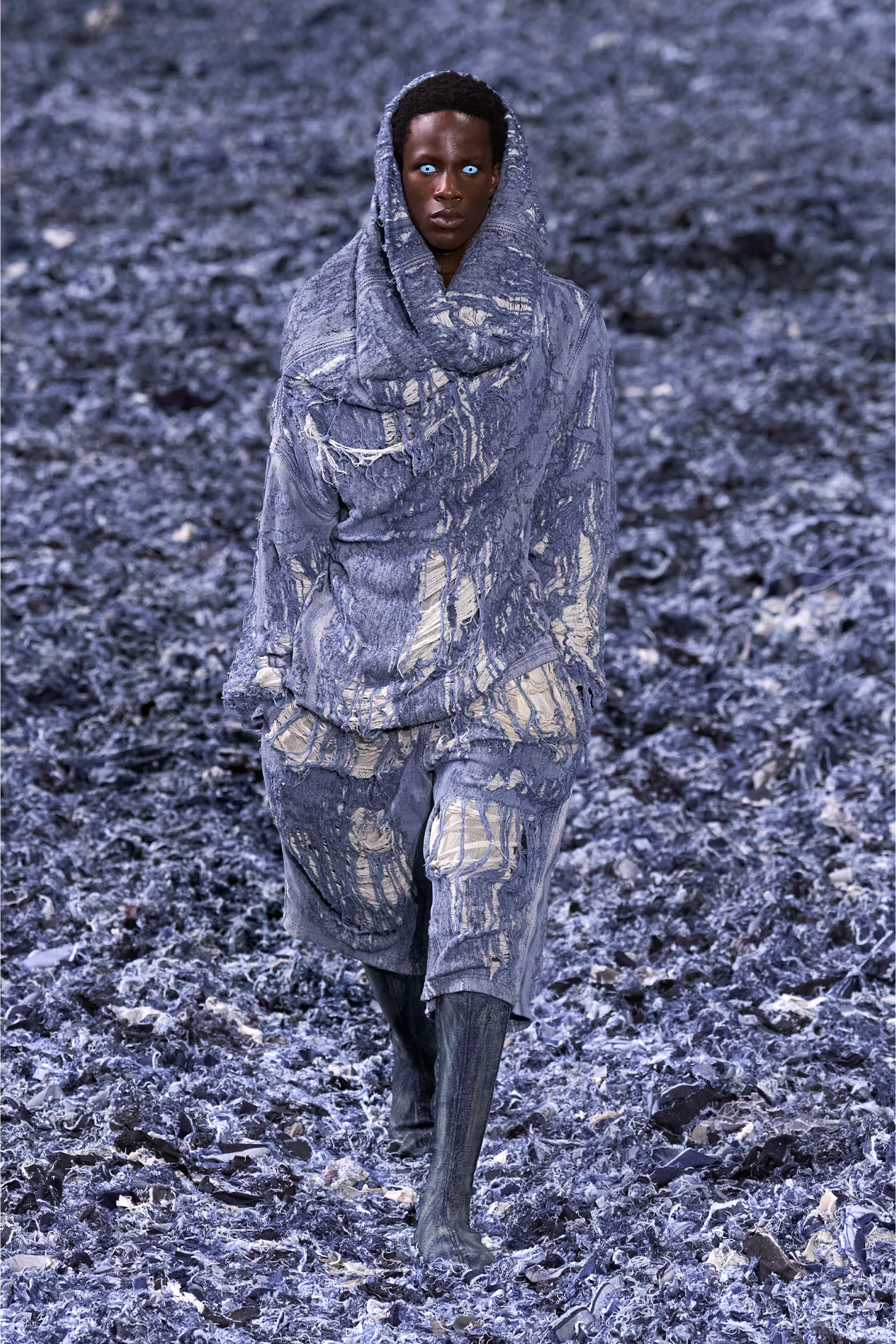 Diesel - D-UMBRIX-FSG, Male's Sweater in ultra-destroyed jacquard denim in ミディアムブルー - 5