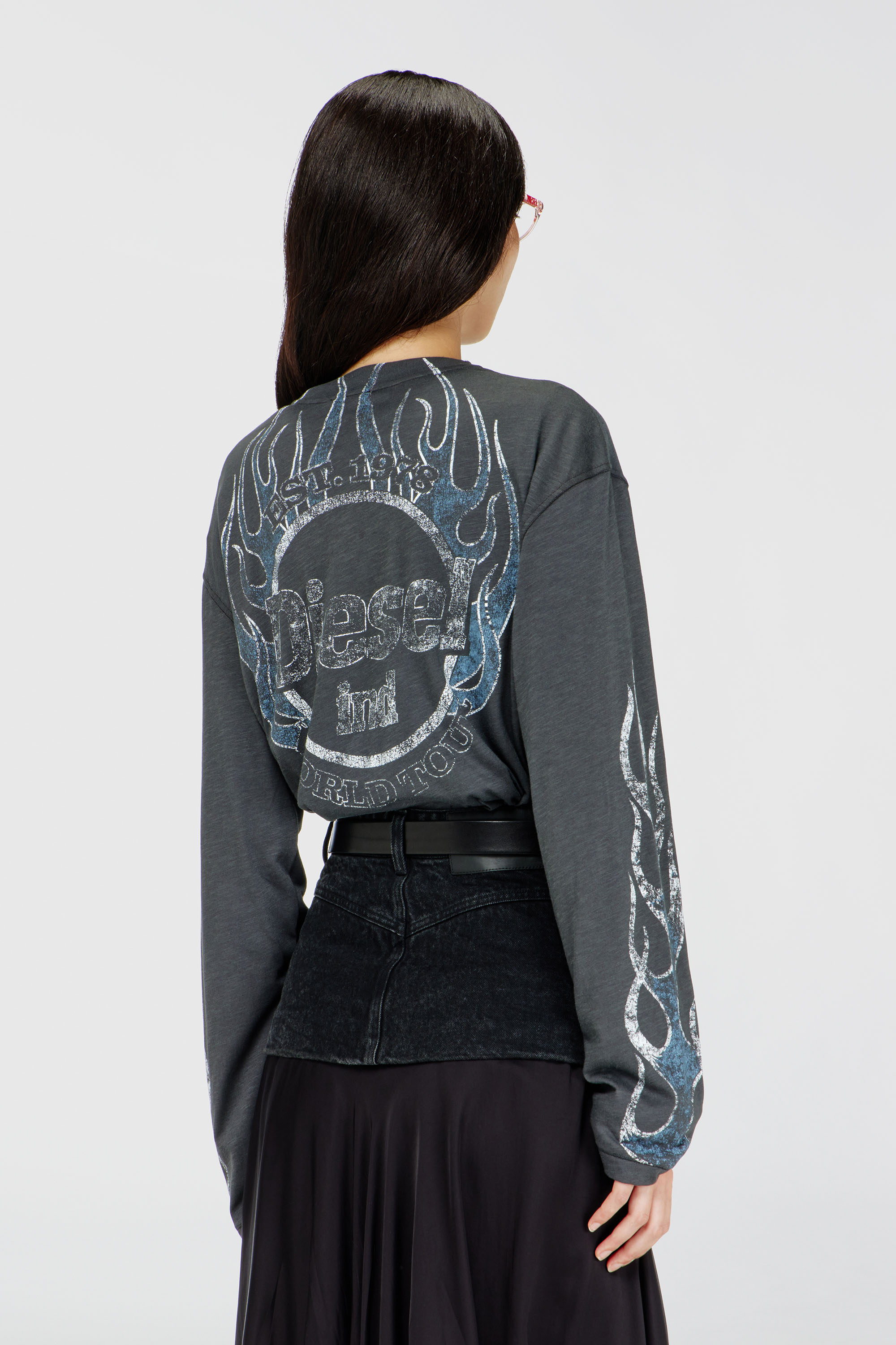 Diesel - T-HILARY-LS-B3, Female's 長袖Tシャツ in ダークグレー - 4