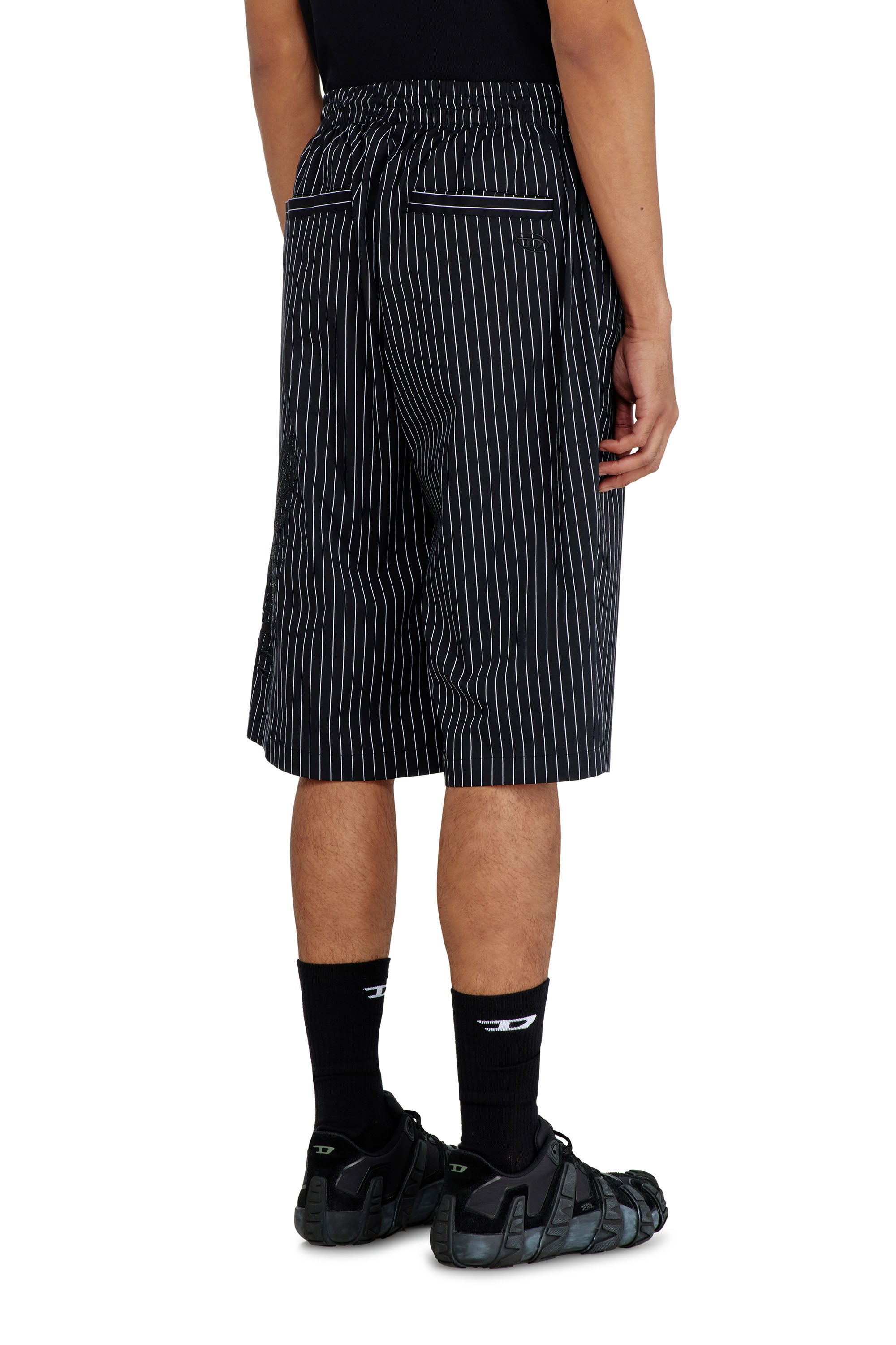 Diesel - P-THEO-SHORT-NJCA, Male's ショートパンツ in ブラック - 4