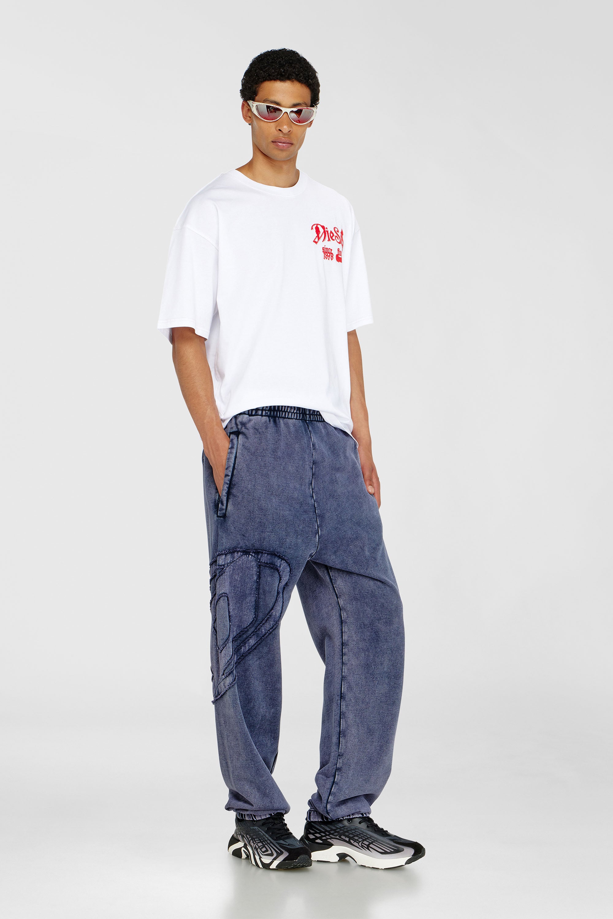 Diesel - P-MARKY-DEN, Male's スウェットパンツ in インディゴ - 1