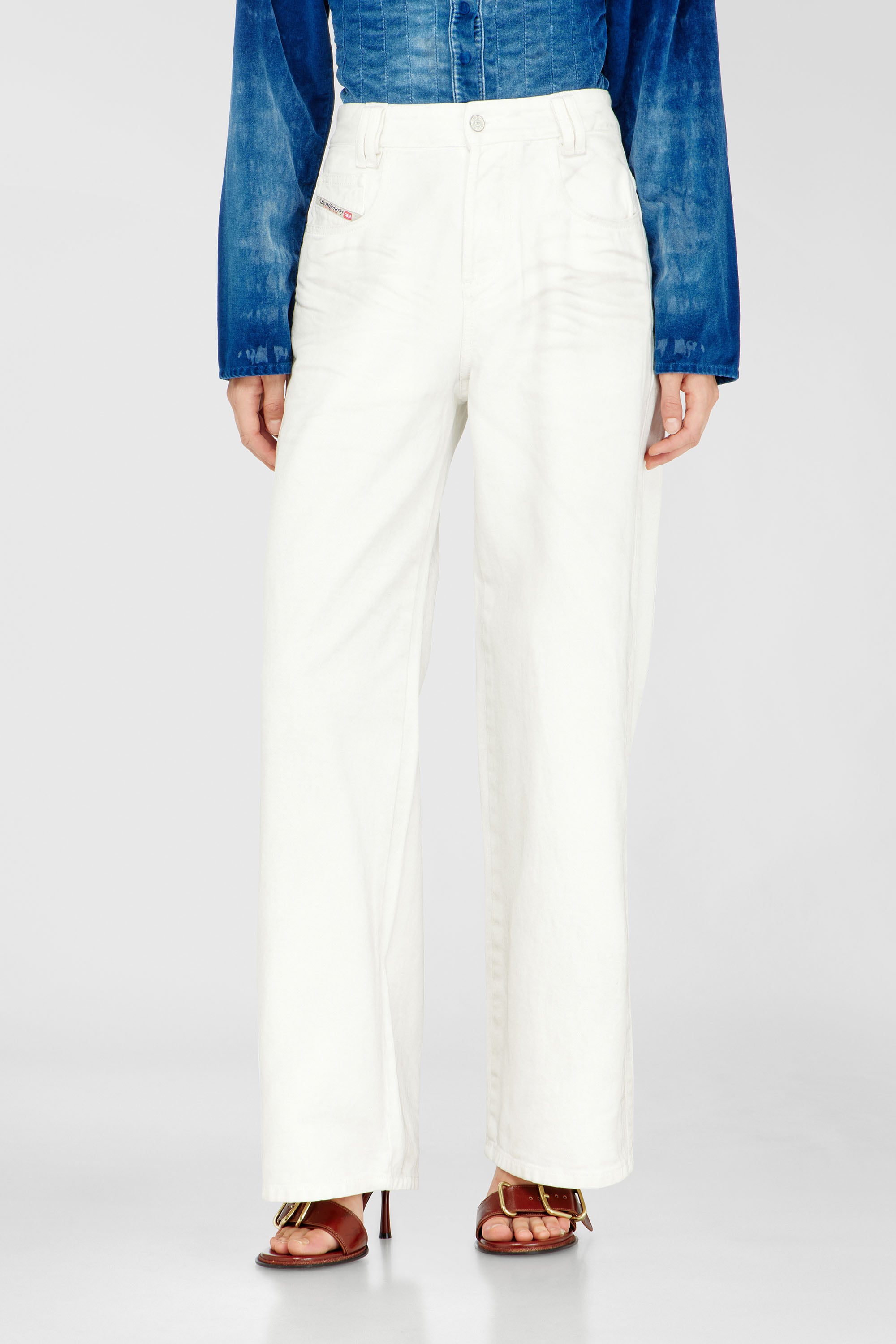 Diesel - Unisex's Relaxed Jeans 1982 D-Hakou 007GG, ホワイト - 2