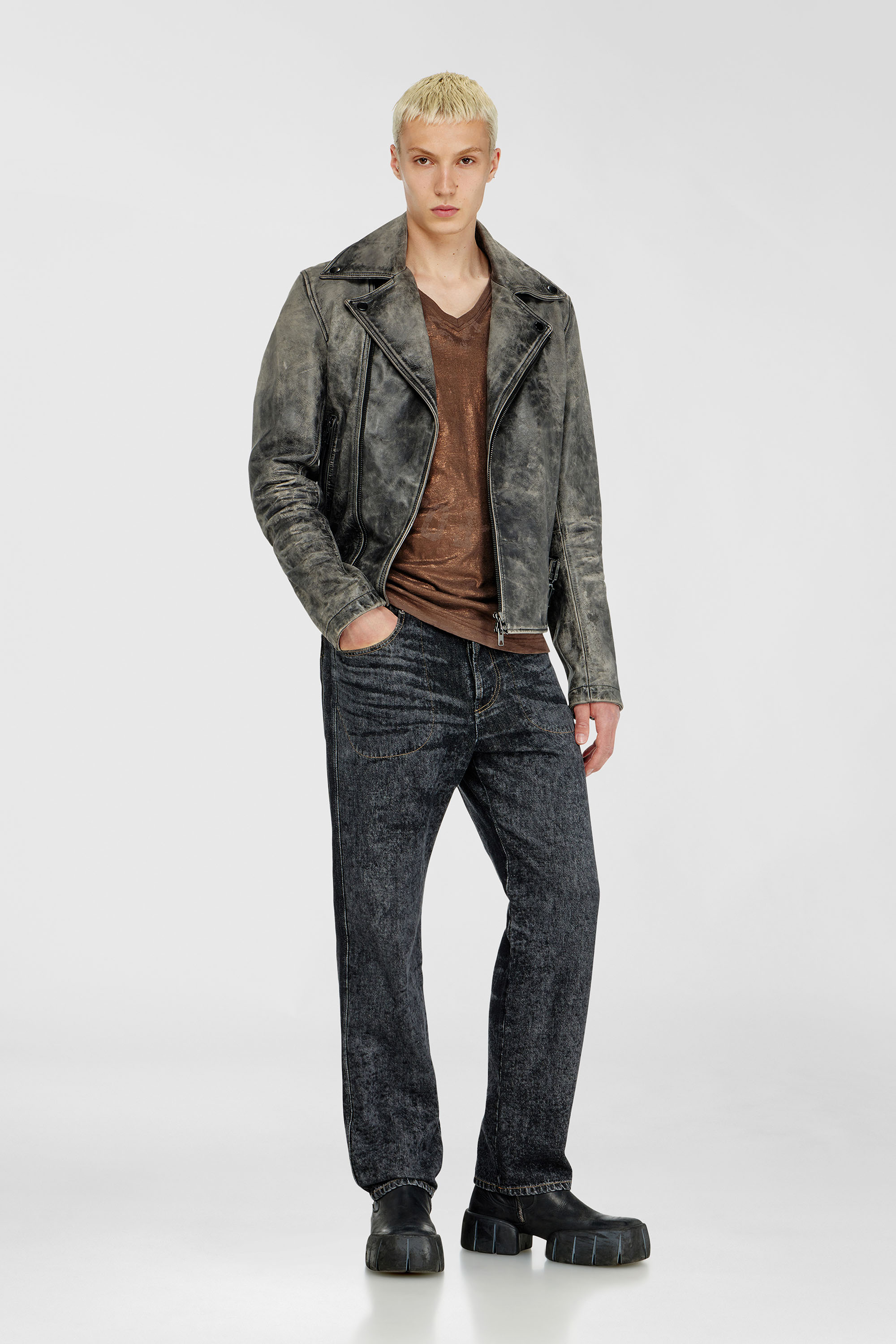 Diesel - T-ANSY-V, Male's Tシャツ in ブラウン - 1