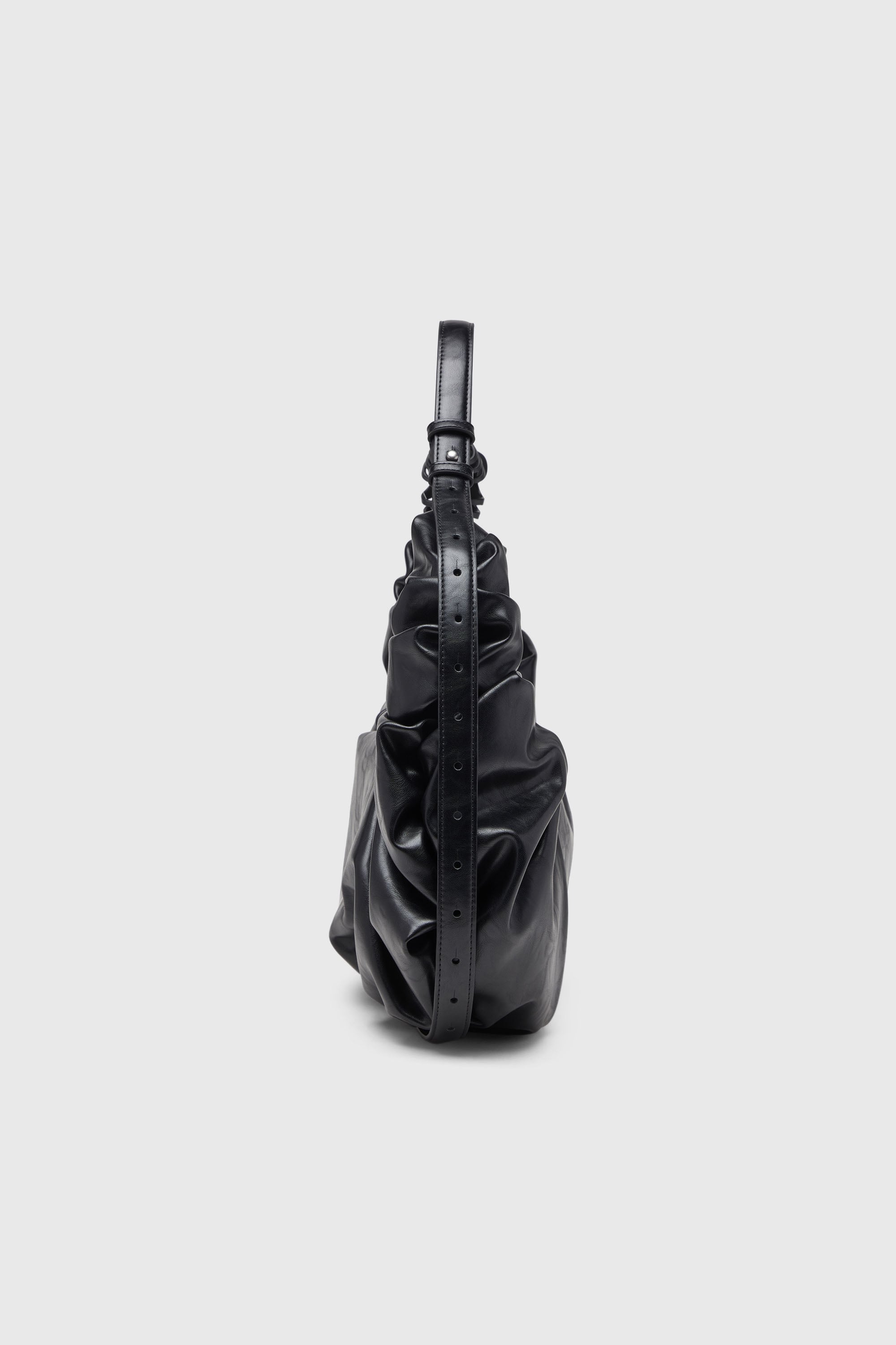 Diesel - GRAB-D HOBO L, Female's ホーボーバッグ L in ブラック - 4