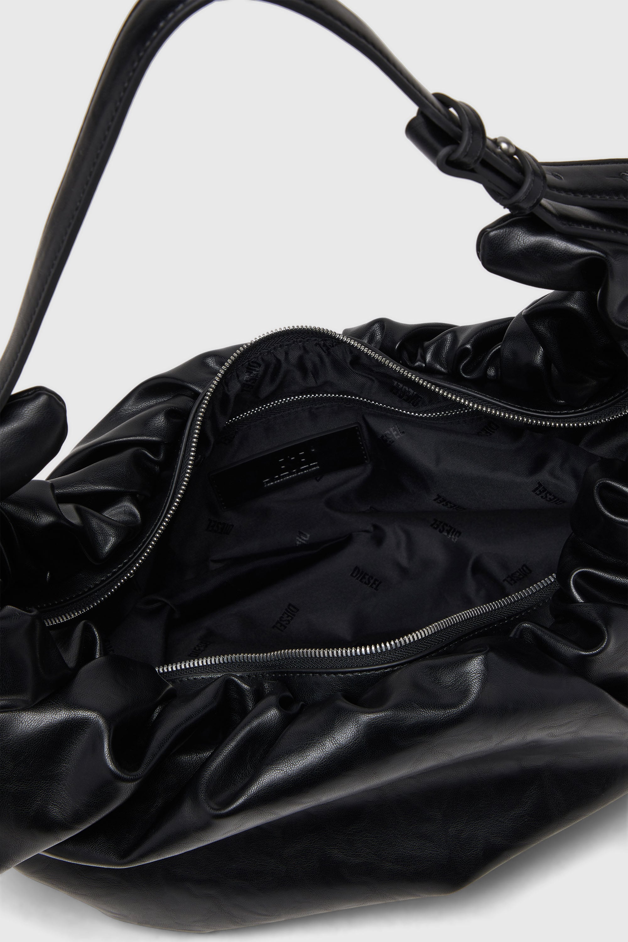 Diesel - GRAB-D HOBO L, Female's ホーボーバッグ L in ブラック - 5
