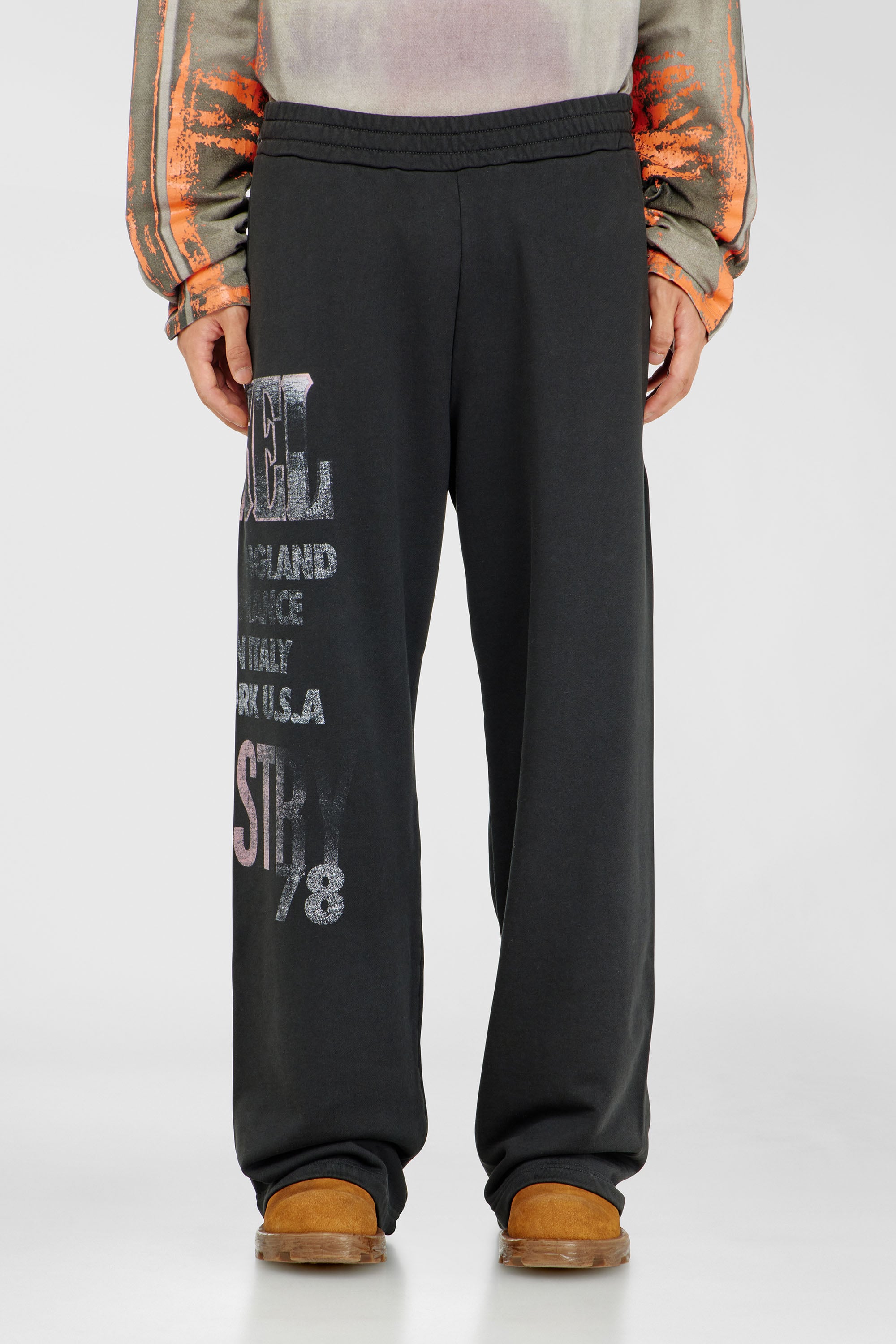 Diesel - P-ILL, Male's Sweatpants with concert graphics in ブラック - 2