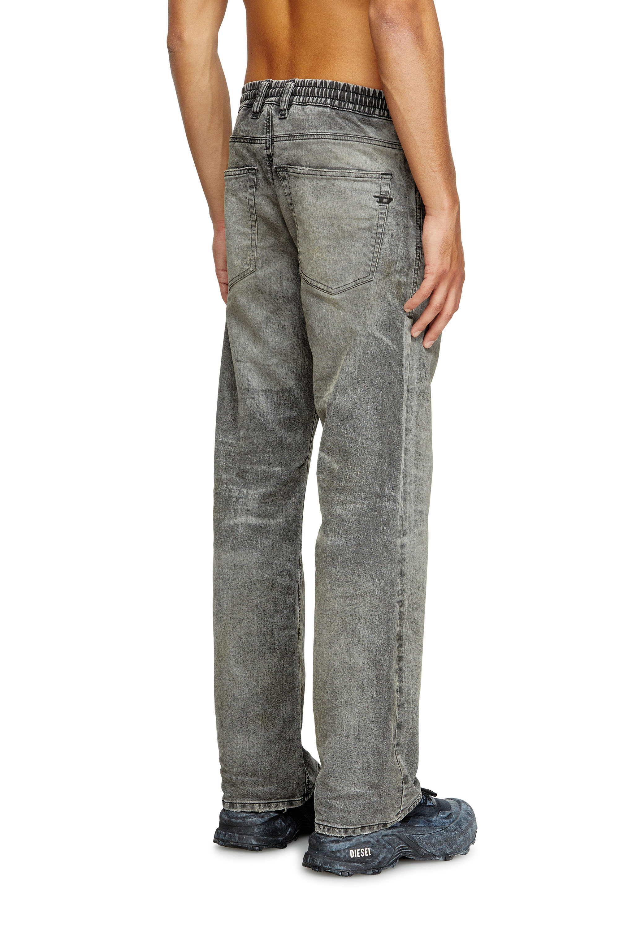 Diesel - Male's Relaxed 2080 D-Reel Joggjeans® 09M35, ブラック/ダークグレー - 4
