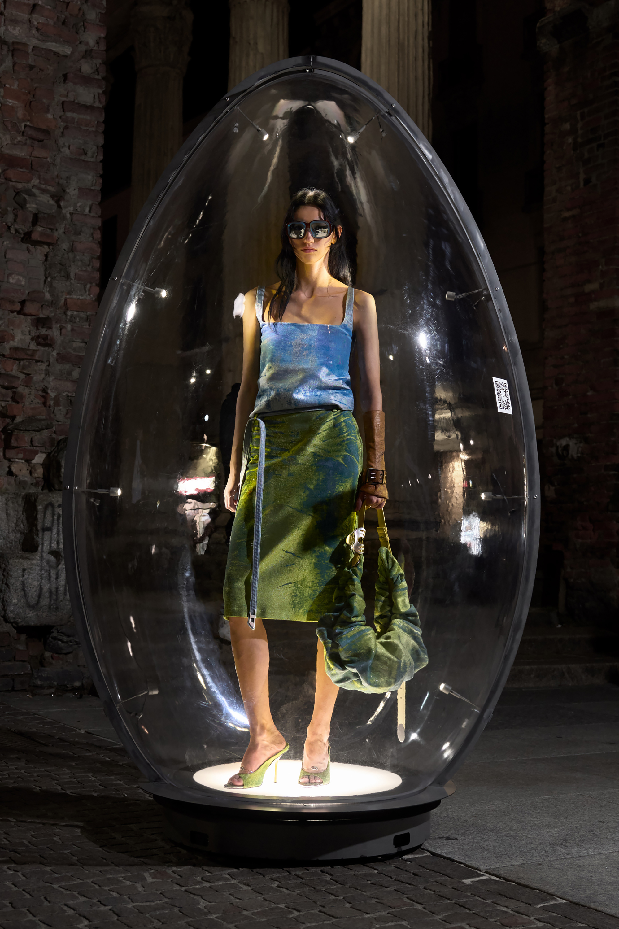 Diesel - DE-SANAT-FSI, Female's Open-back apron dress in coloured satin denim in ブルー/グリーン - 6