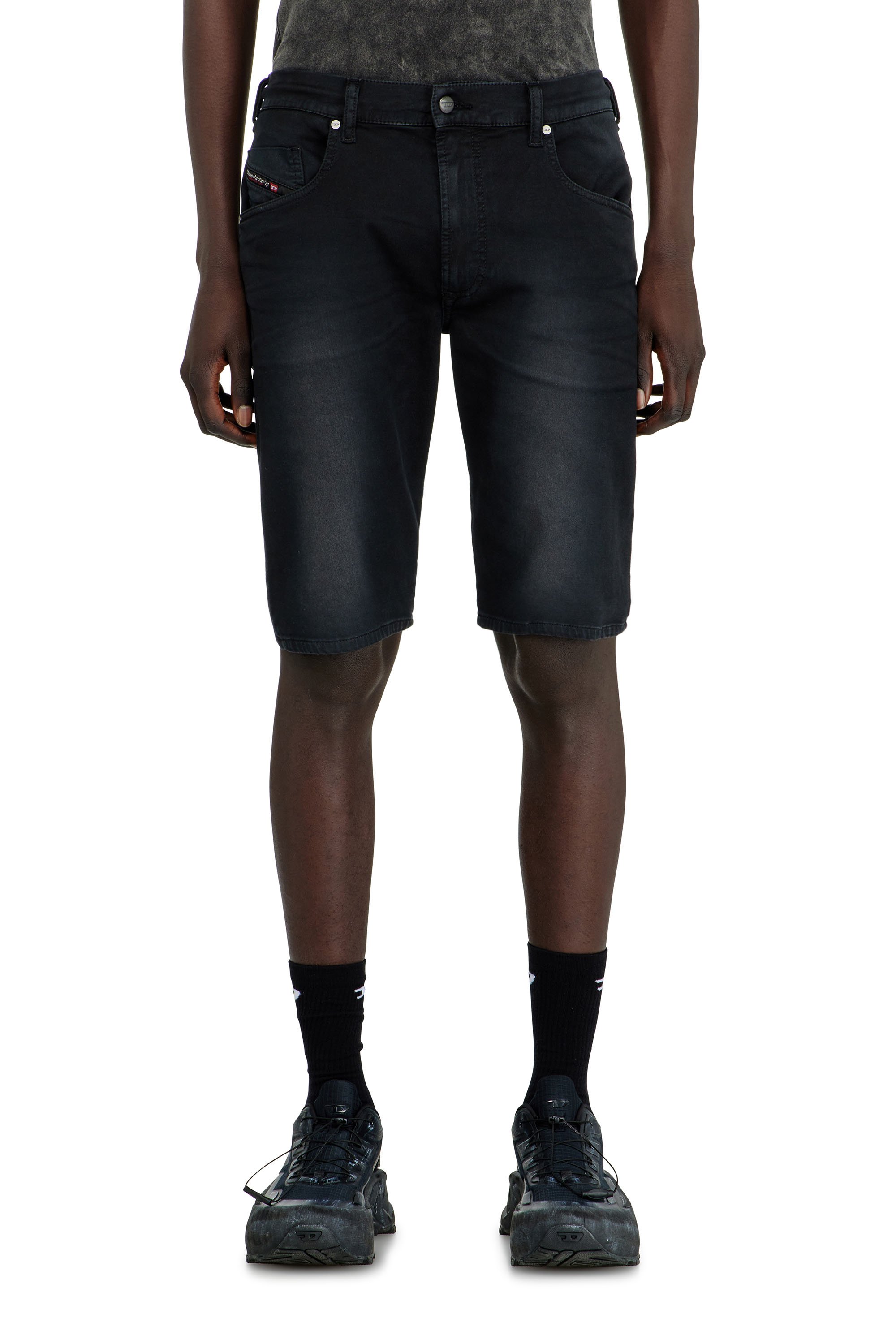 Diesel - 2033 D-KROOLEY-SHORT-BW JOGG, Male's ジョグ ショートパンツ in ブラック - 2