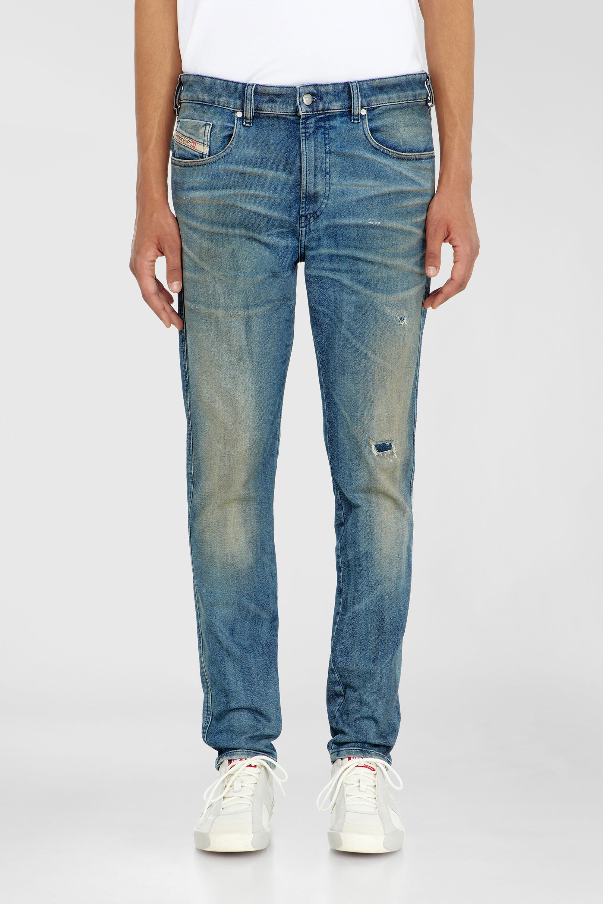 Diesel - Male's Slim 2062 D-Strukt Joggjeans&reg; 09P98, ミディアムブルー - 1