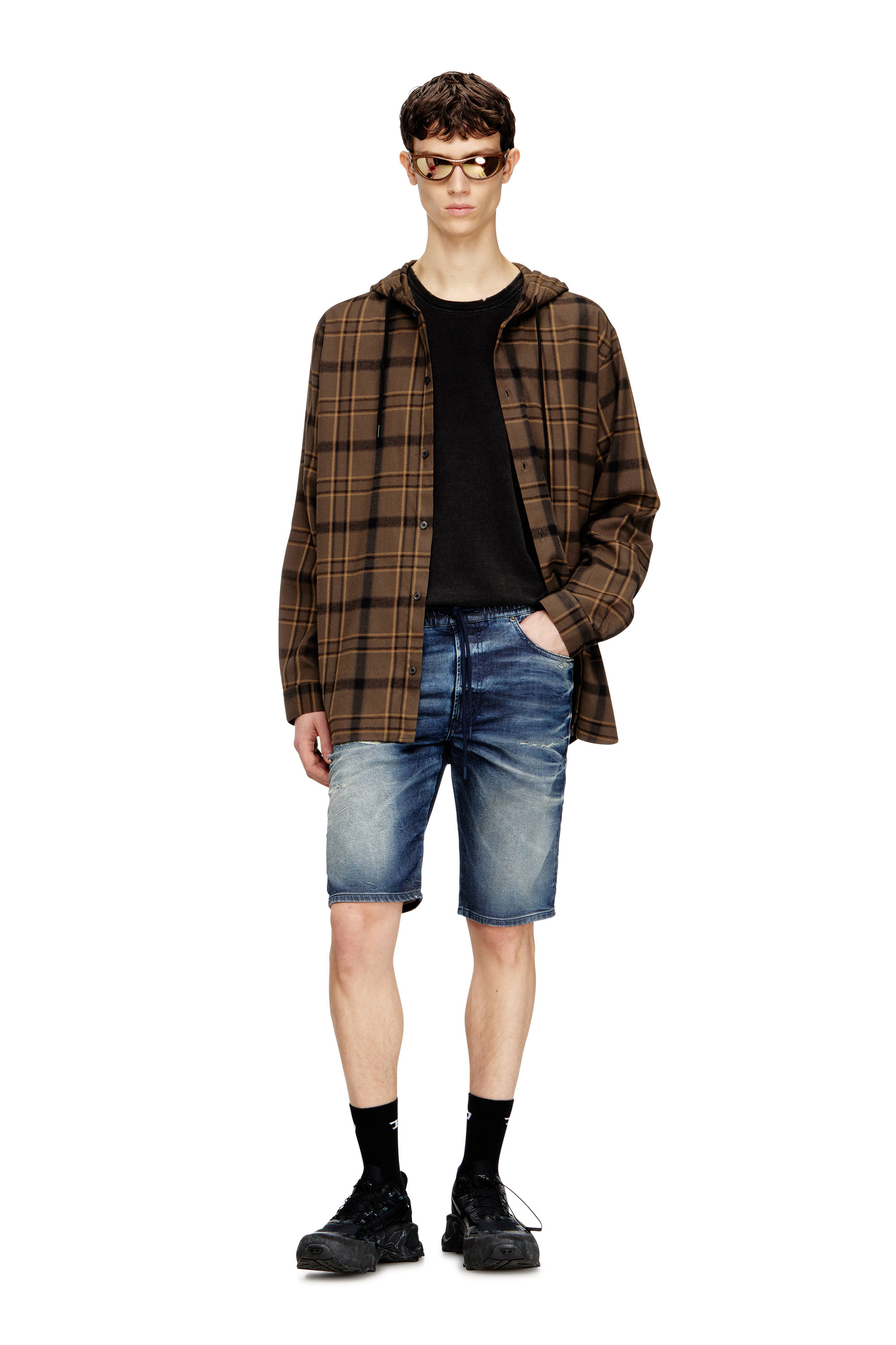 Diesel - 2033 D-KROOLEY-SHORT JOGG, Male's ジョグ デニムショートパンツ in ブルー - 2