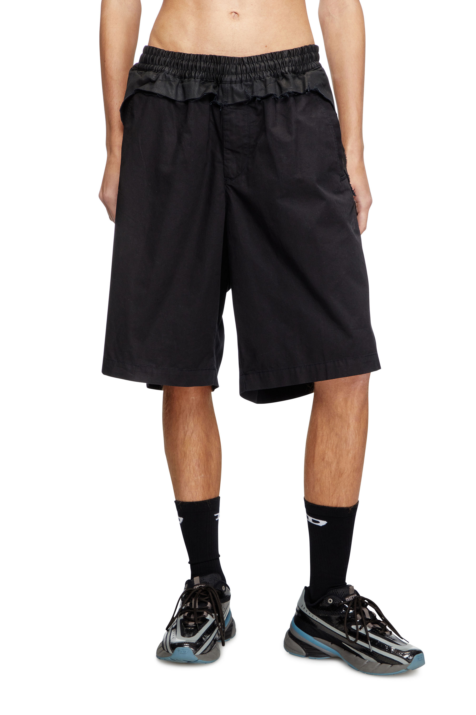 Diesel - P-GUSTAF-SHORT, Male's Cargo shorts in ブラック - 2