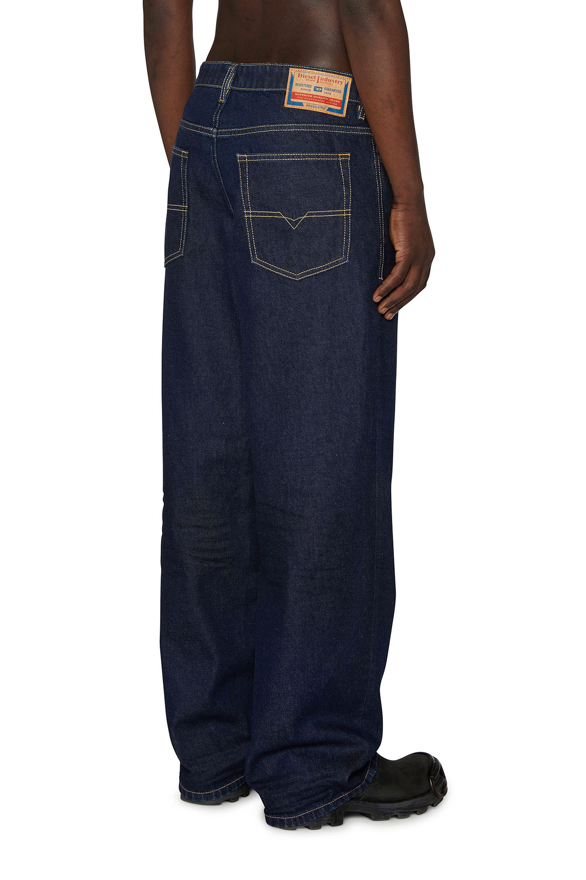 Diesel - Male's Relaxed Jeans 2001 D-Macro 0GRDV, ダークブルー - 4