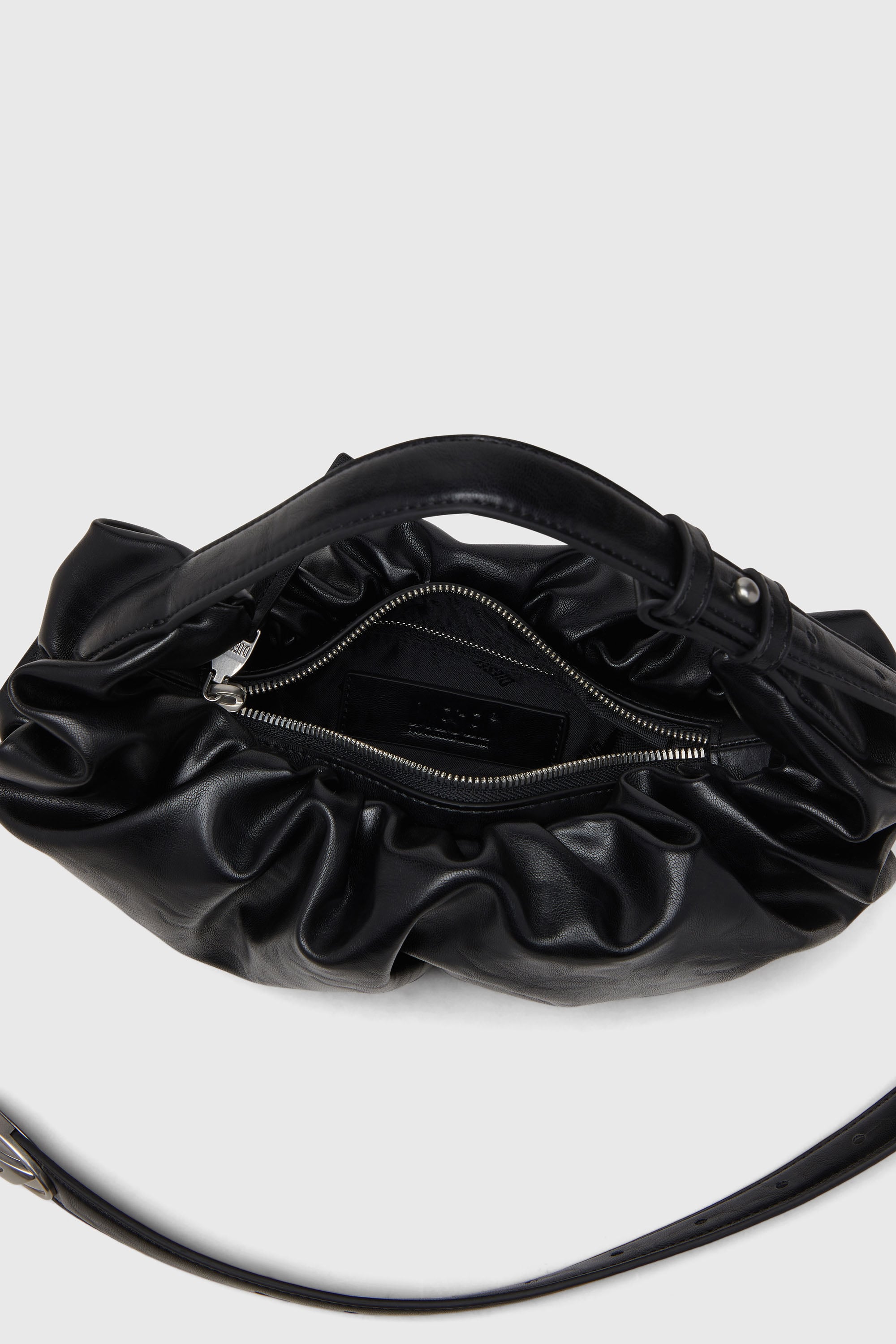 DIESEL®】ホーボーバッグgrab-d hobo s｜ディーゼル公式オンラインストア
