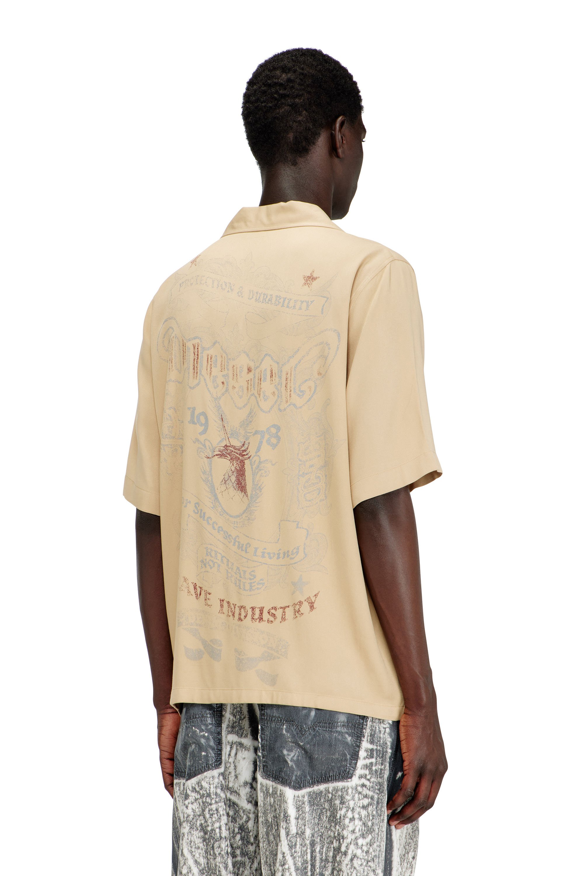 Diesel - S-KETLIR, Male's Fluid bowling shirt with faded logo graphic in ベージュ - 4