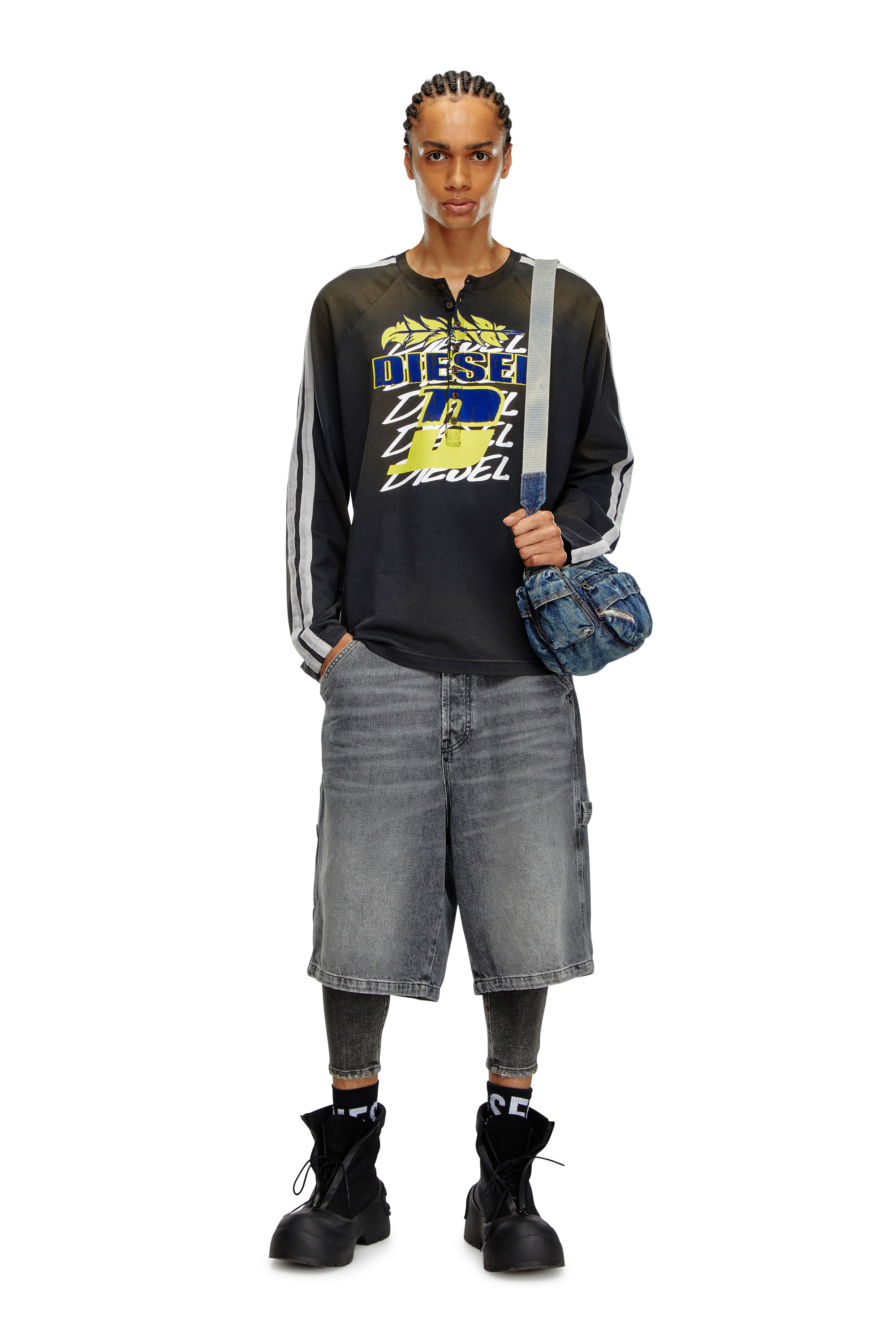 Diesel - T-ROXFINO-STRIPE, Male's Sun-faded long-sleeve Henley T-shirt in ブラック - 2