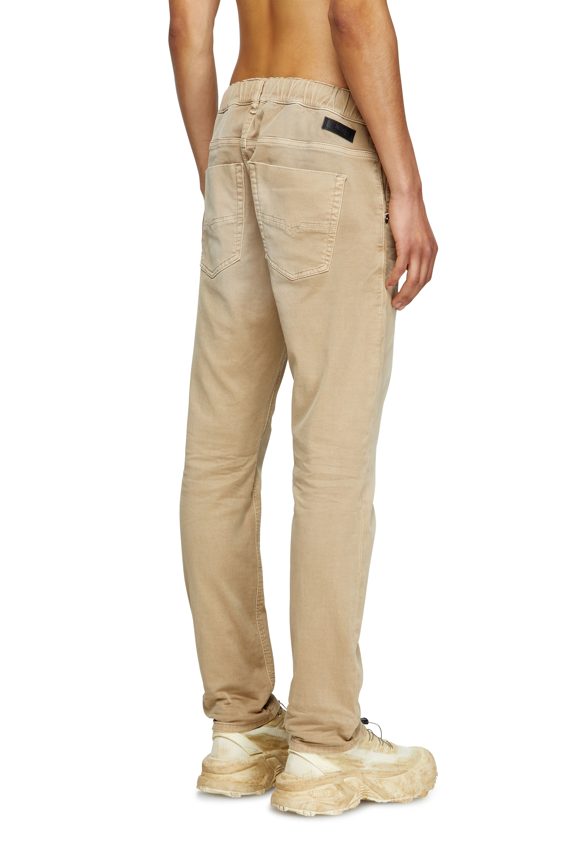 Diesel - Male's Regular 2030 D-Krooley Joggjeans® 0670M, ベージュ - 4