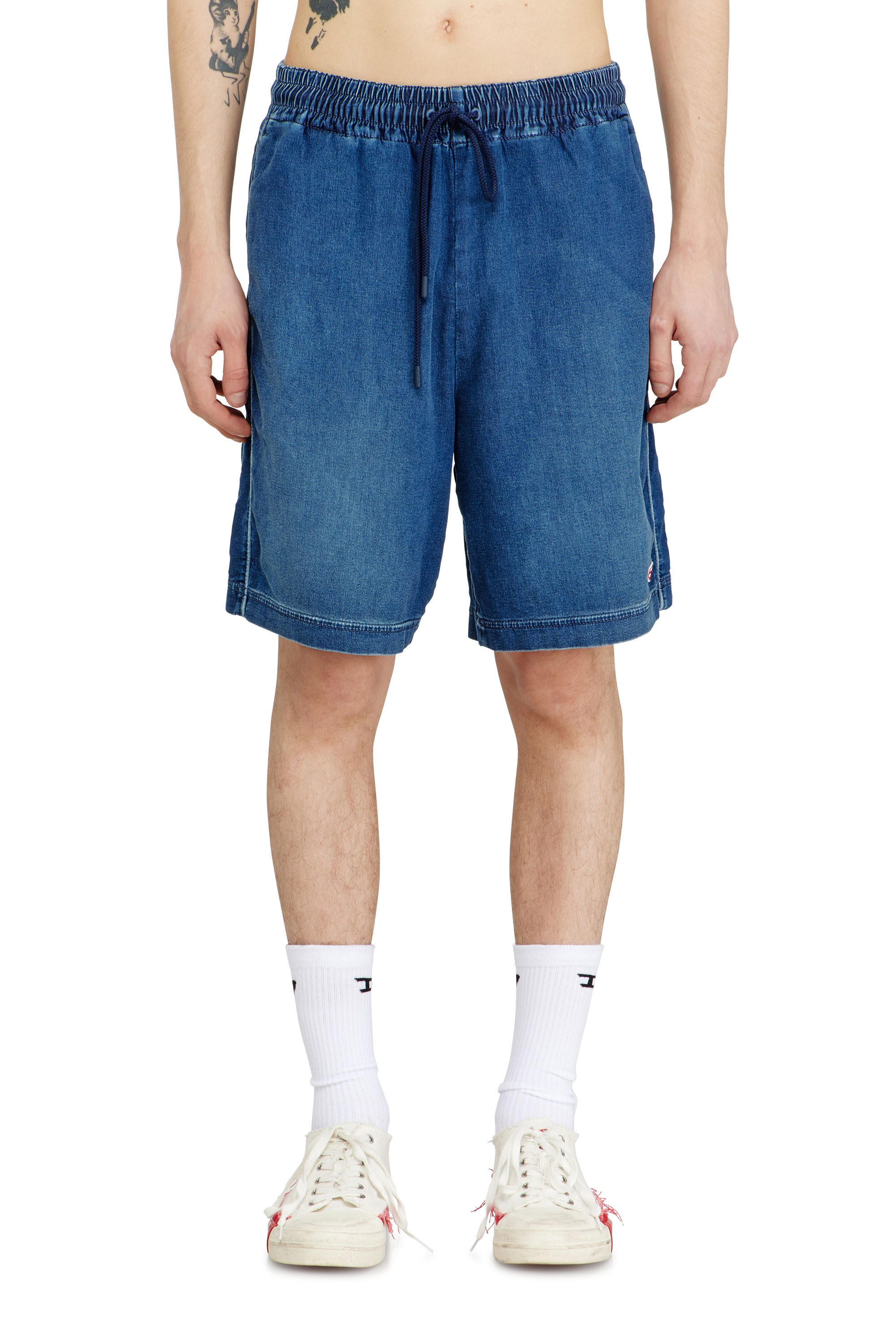 Diesel - D-BOXY JOGGJEANS, Male's Loose denim shorts in JoggJeans in ミディアムブルー - 1