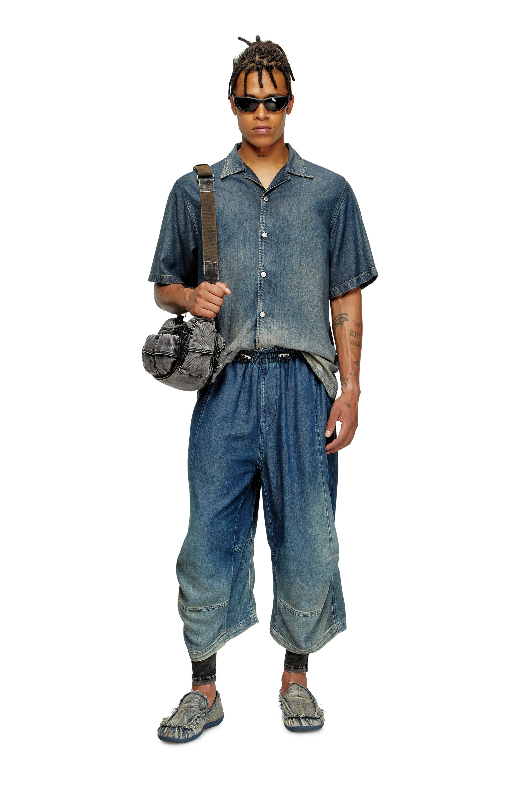 Diesel - D-PARI-SHORT-S, Unisex's Ergonomic shorts in shaded denim in ミディアムブルー - 1