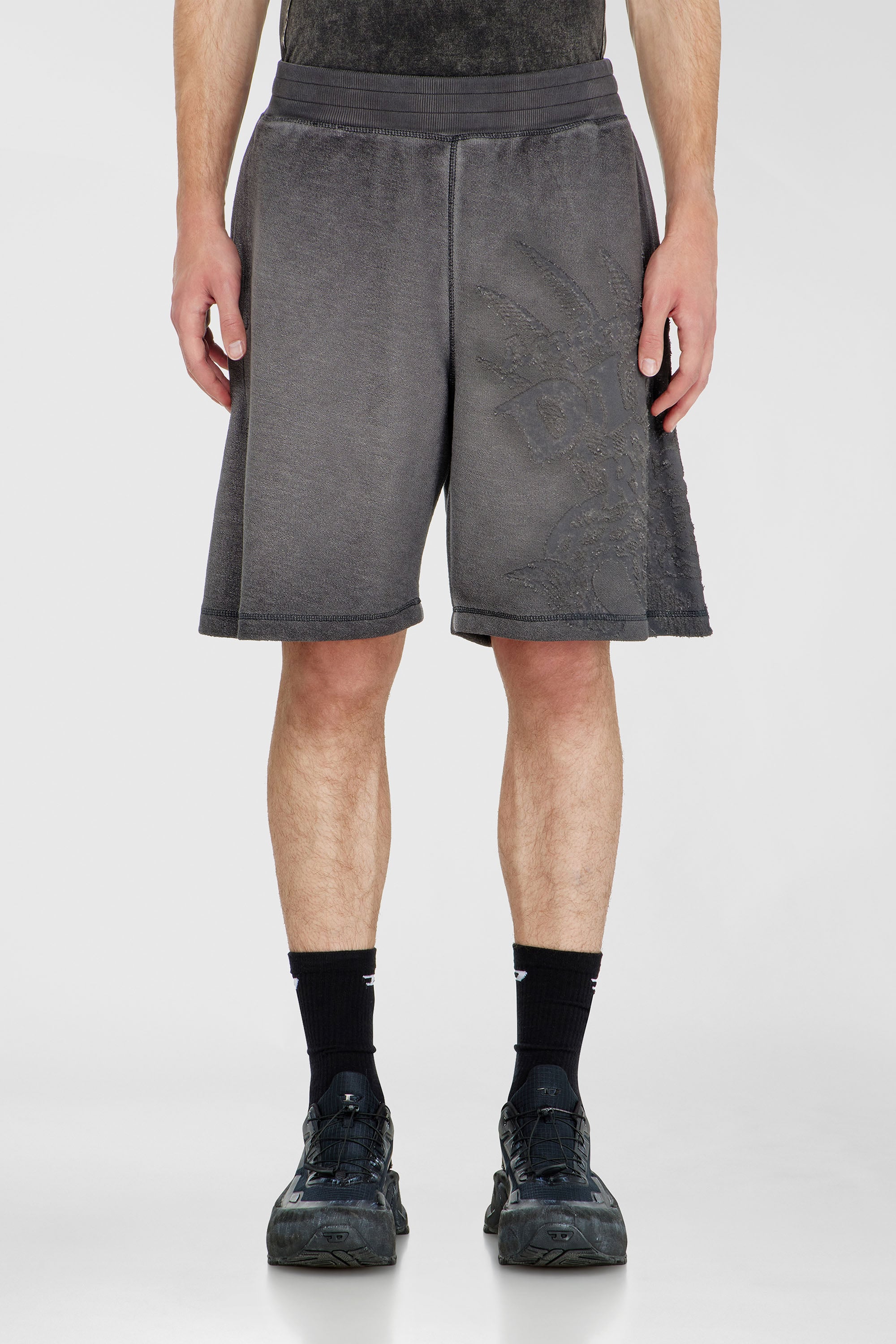 Diesel - P-RAWCROW, Male's ショートパンツ in ダークグレー - 1