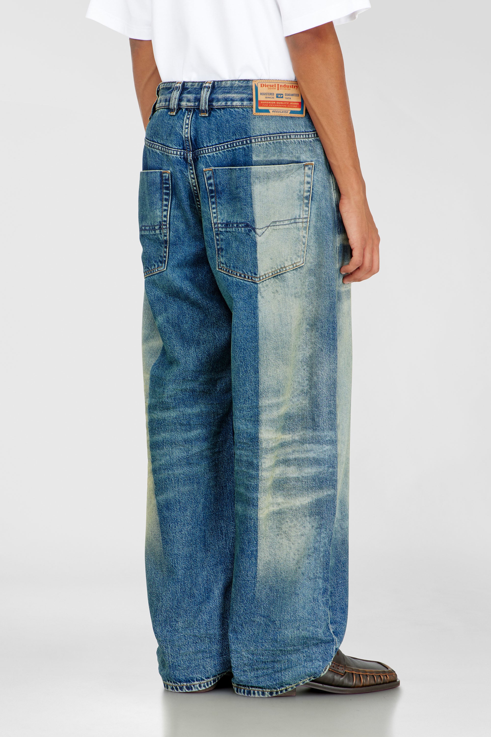 Diesel - Unisex's Relaxed Jeans 1997 D-Enim-M 09P52, ダークブルー - 5
