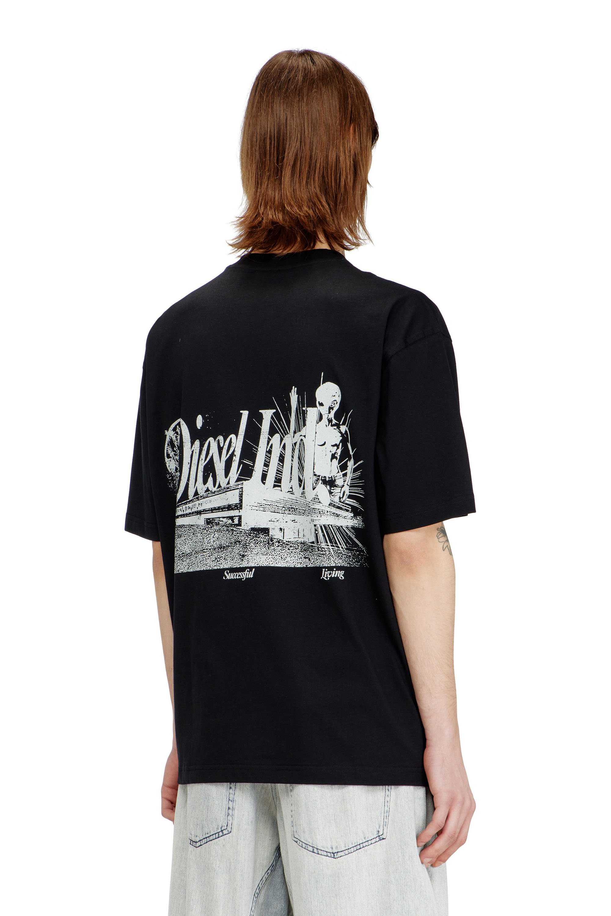 Diesel - T-BOGGY-V2, Male's T-shirt with logo patch and graphic print in ブラック - 4