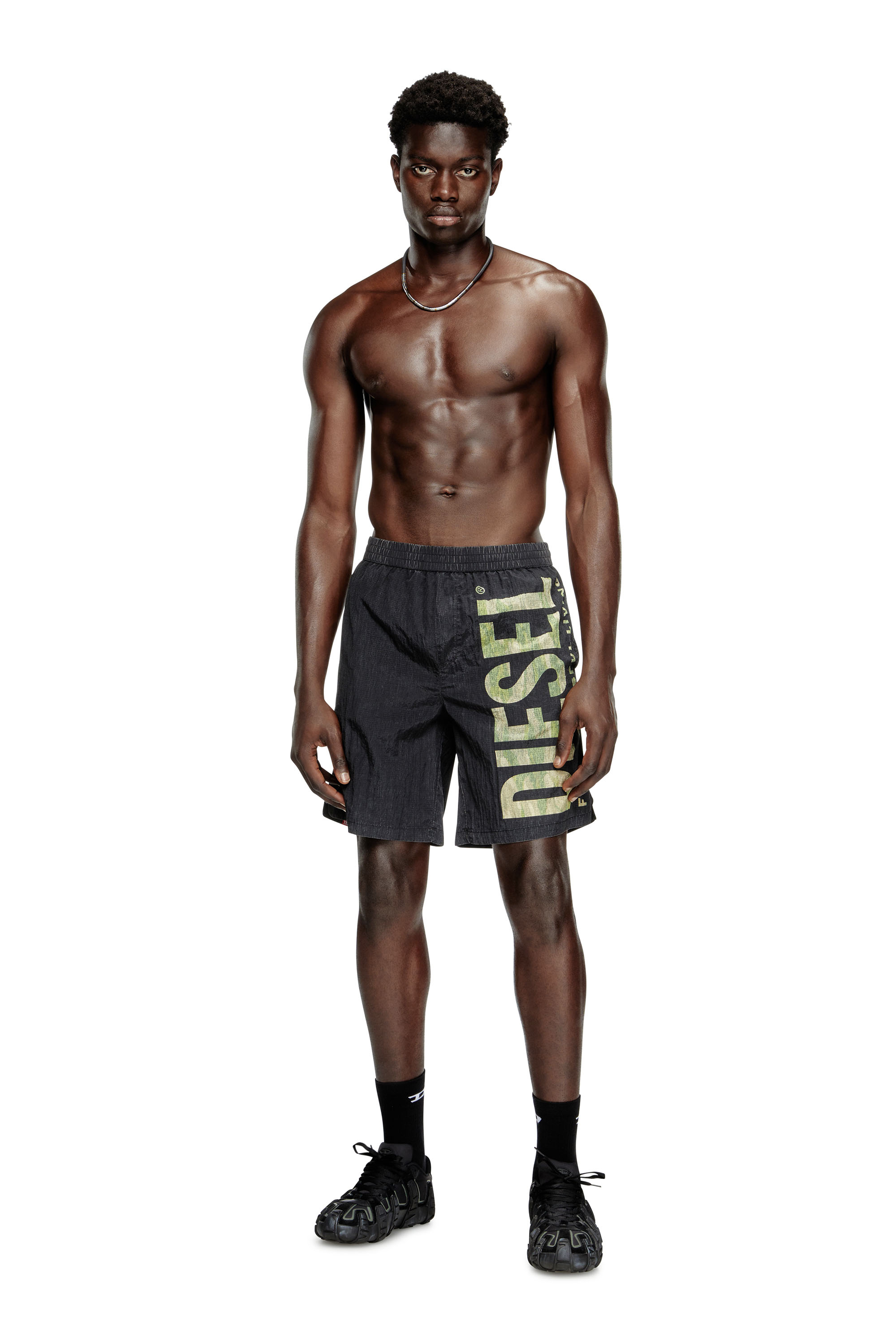 Diesel - POWEL-47.5-UTLT, Male's Board shorts in camo ripstop in ブラック/グリーン - 1