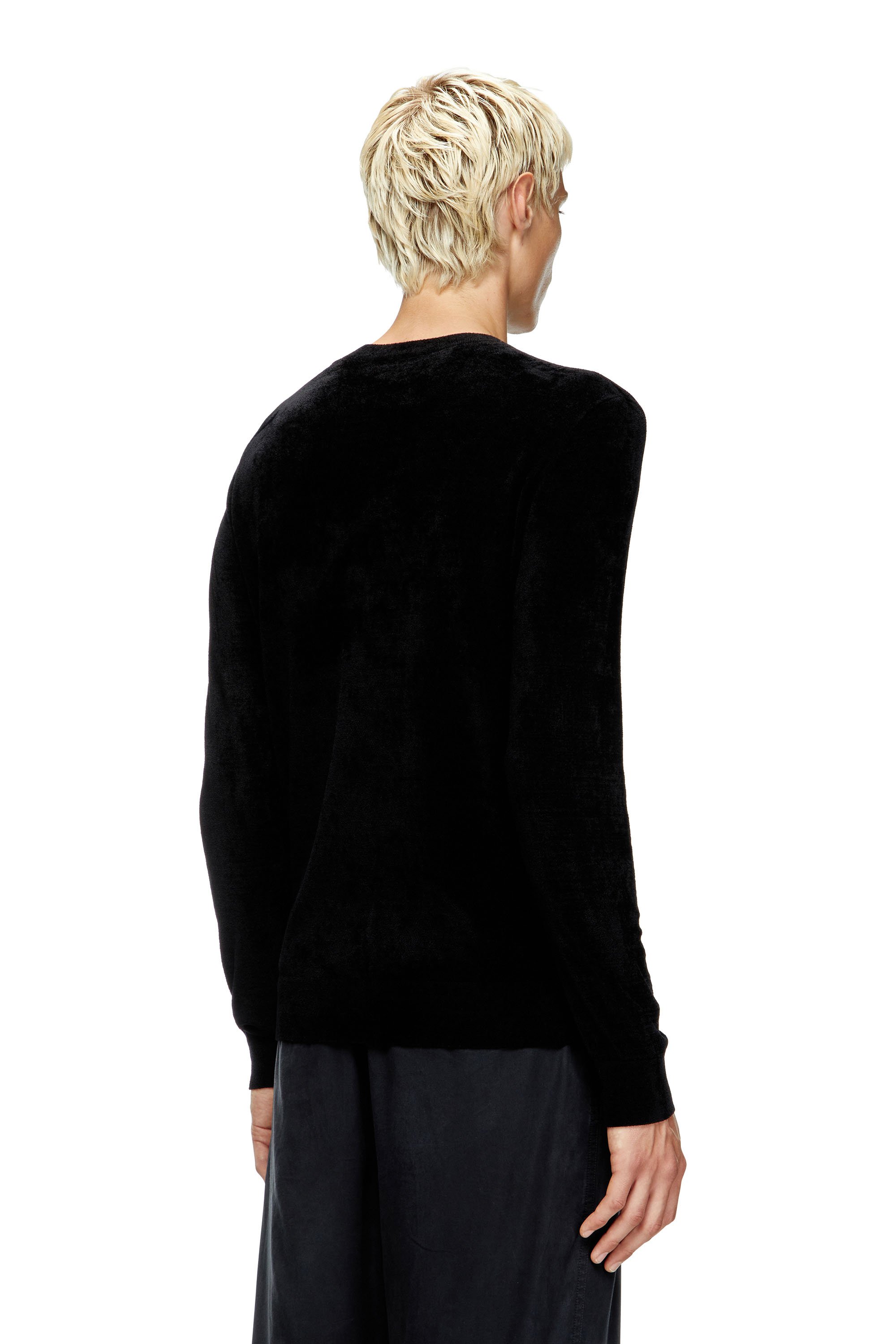 Diesel - K-CEVRO, Male's Chenille jumper with cut-out logo in ブラック - 4