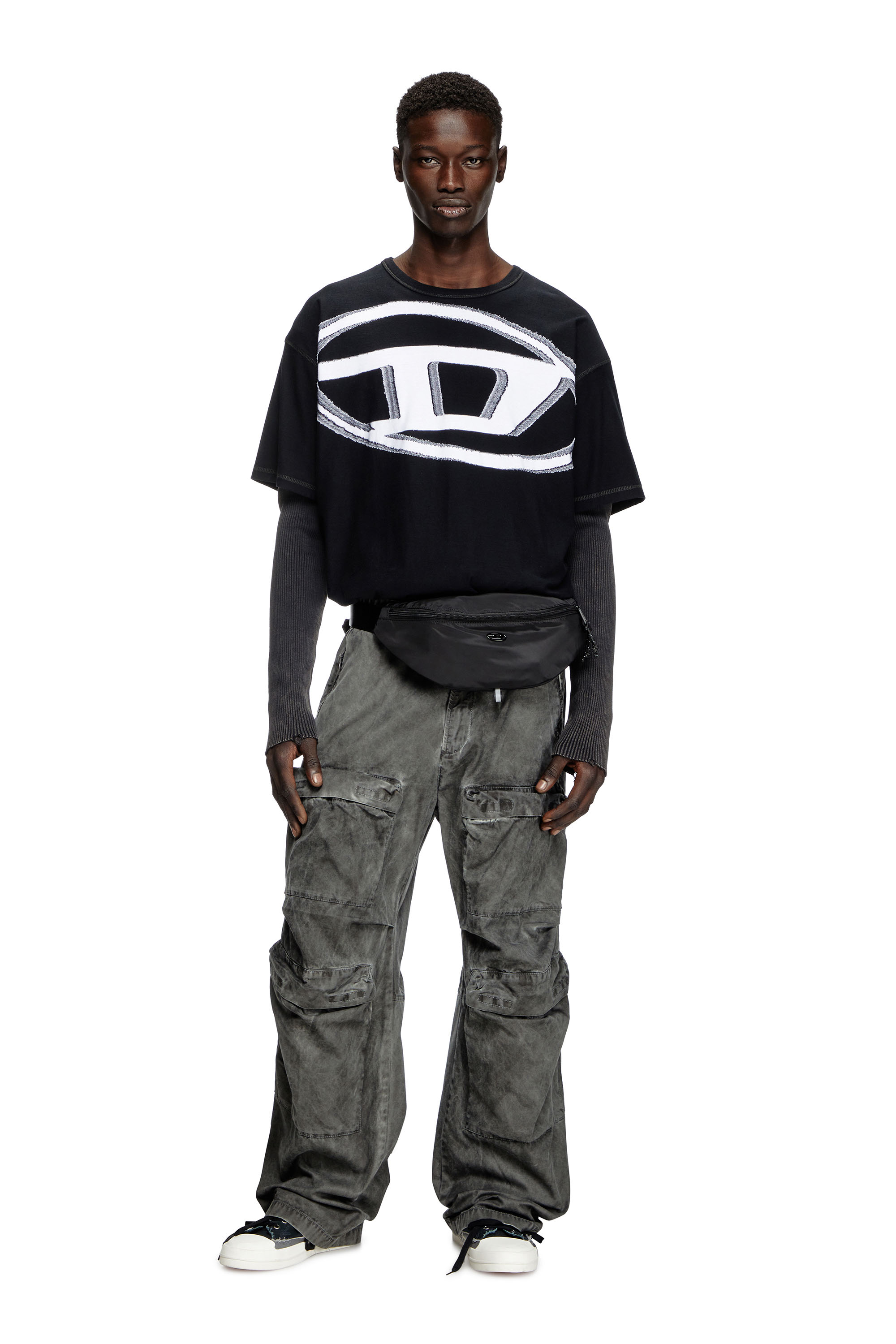 Diesel - T-DOXT, Male's Tシャツ in ブラック - 1