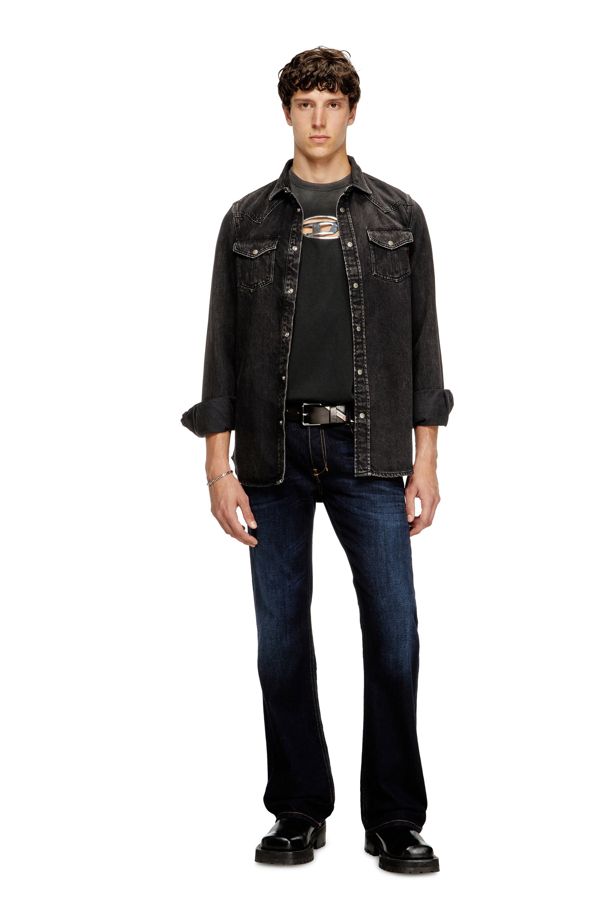 Diesel - T-ADJUST-Q8, Male's Faded T-shirt with cut-out Oval D logo in ブラック - 2