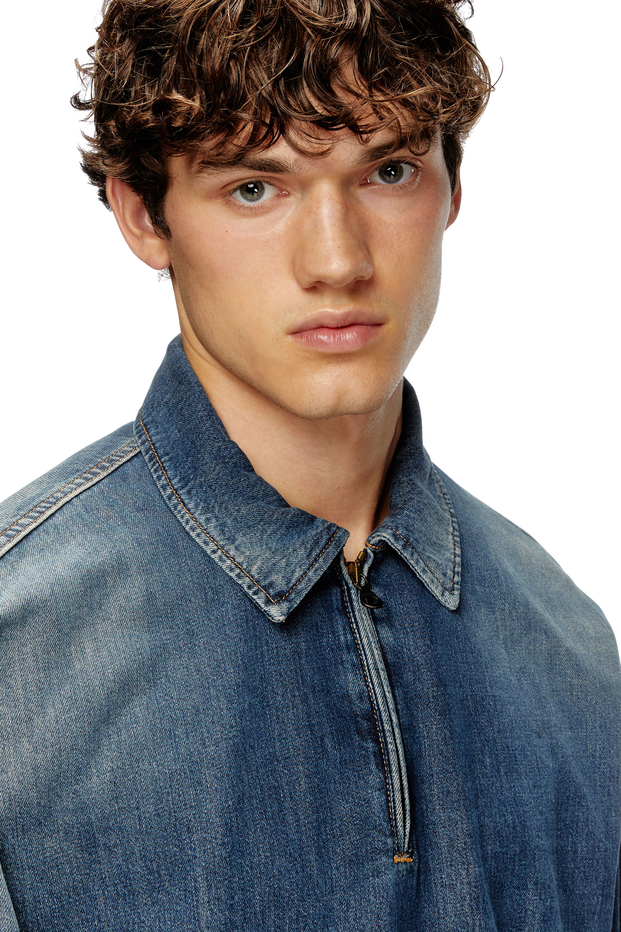Diesel - D-BRADDY-FSF, Male's Pull-on shirt in light utility denim in ブルー - 5