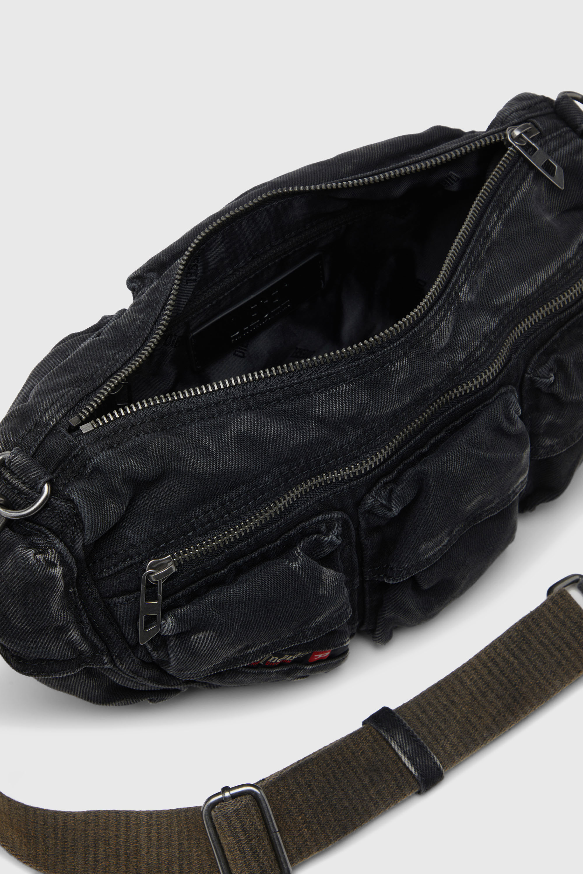 MULTI-PKTS SHOULDER BAG X ショルダーバッグ｜ブラック｜ウィメンズ