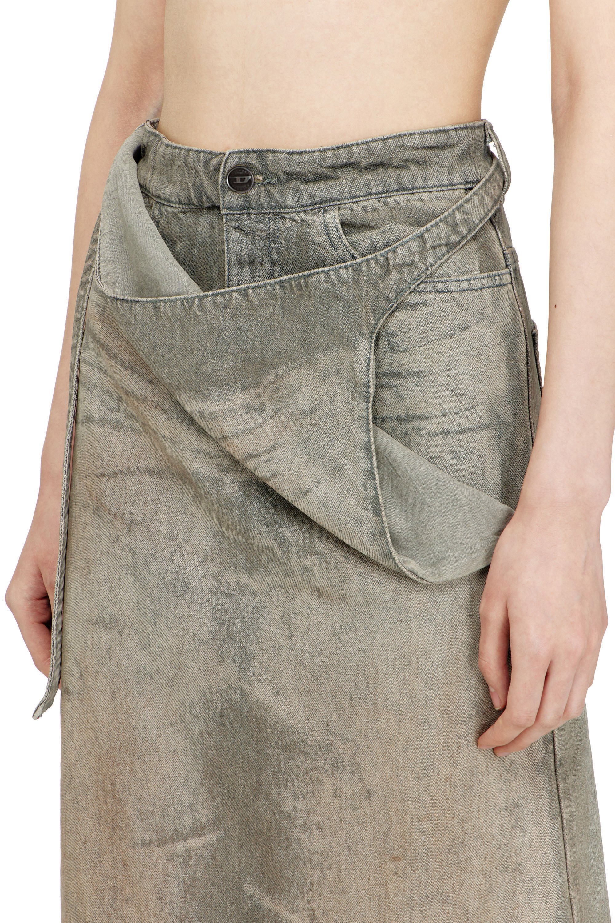 Diesel - DE-MORIKA-FSI, Female's Midi skirt in cotton-hemp satin denim in グレー - 5