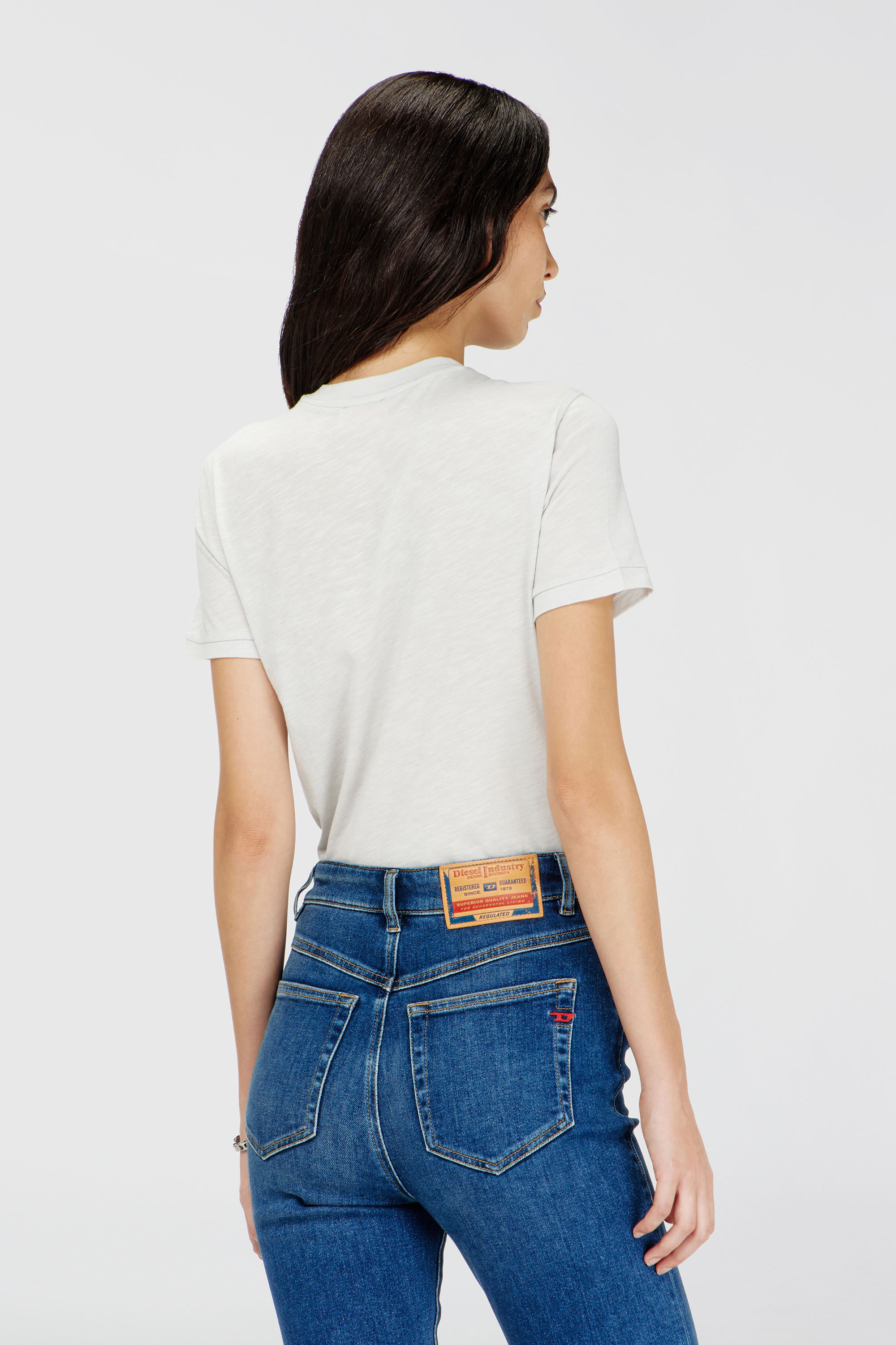 Diesel - T-REG-B1, Female's Tシャツ in ホワイト - 4