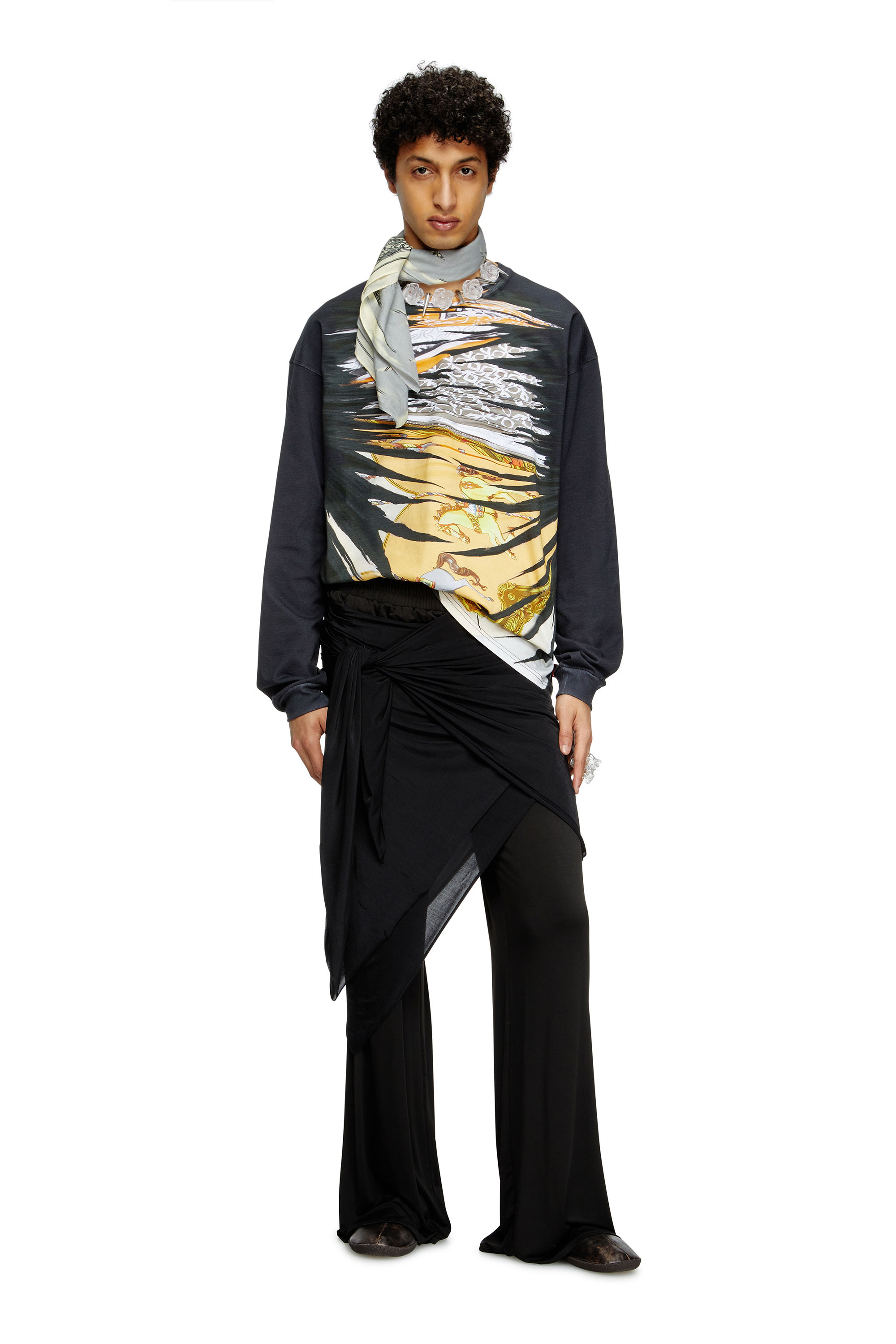 Diesel - T-BOXT-LS-R2, Male's Long-sleeve T-shirt with bandana print in ブラック/イエロー - 1