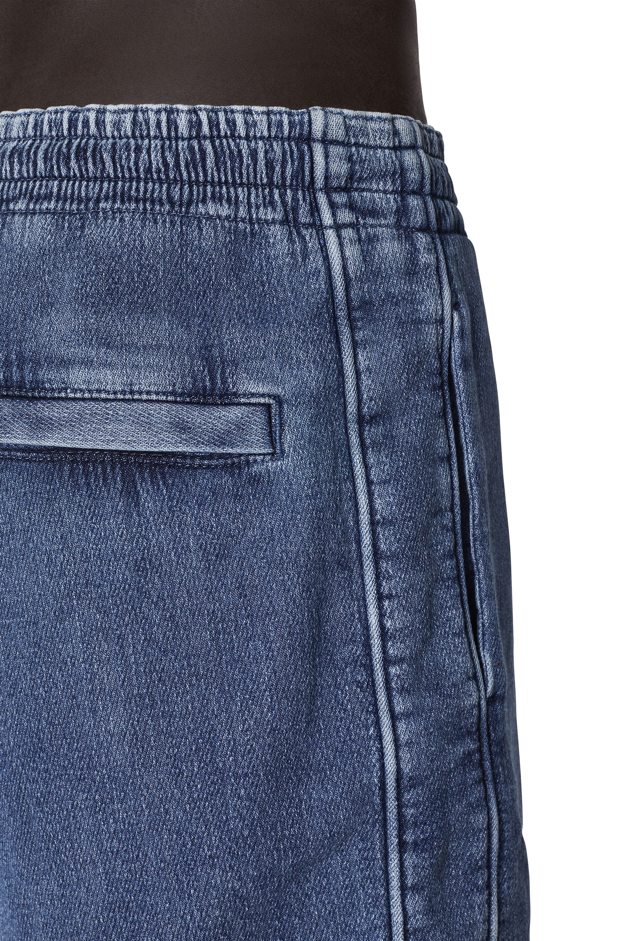 Diesel - D-BOXY TRACK DENIM SHORTS, ミディアムブルー - Image 5