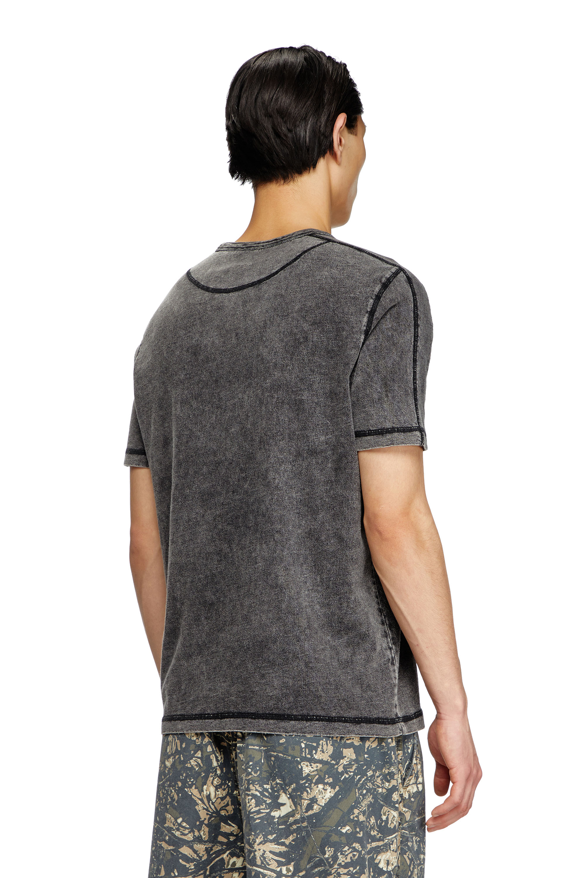 Diesel - T-ADJIND, Male's Tシャツ in ブラック - 4