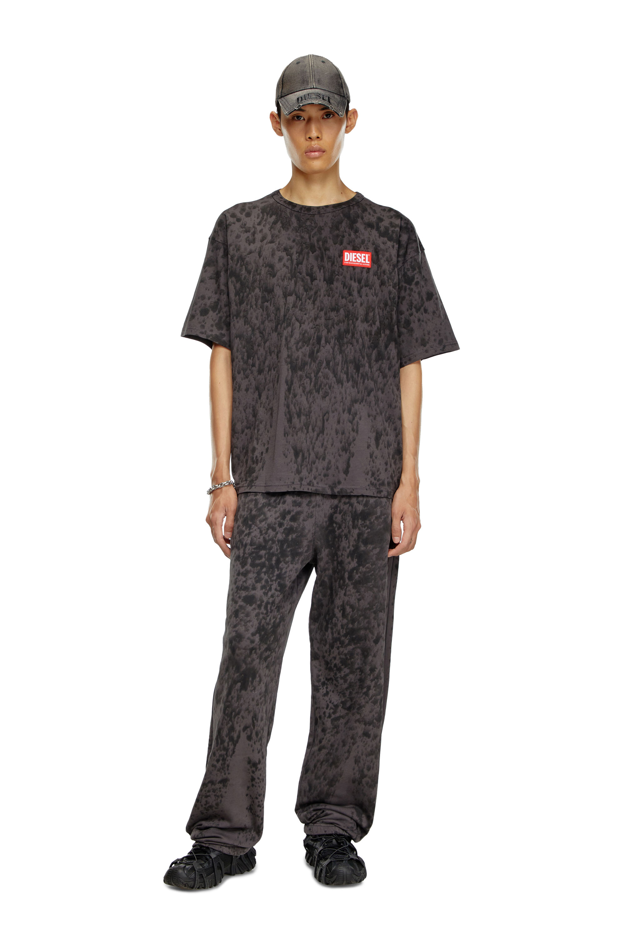 Diesel - T-BOXT-K6, Male's Treated T-shirt with raindrop effect in ブラック - 2