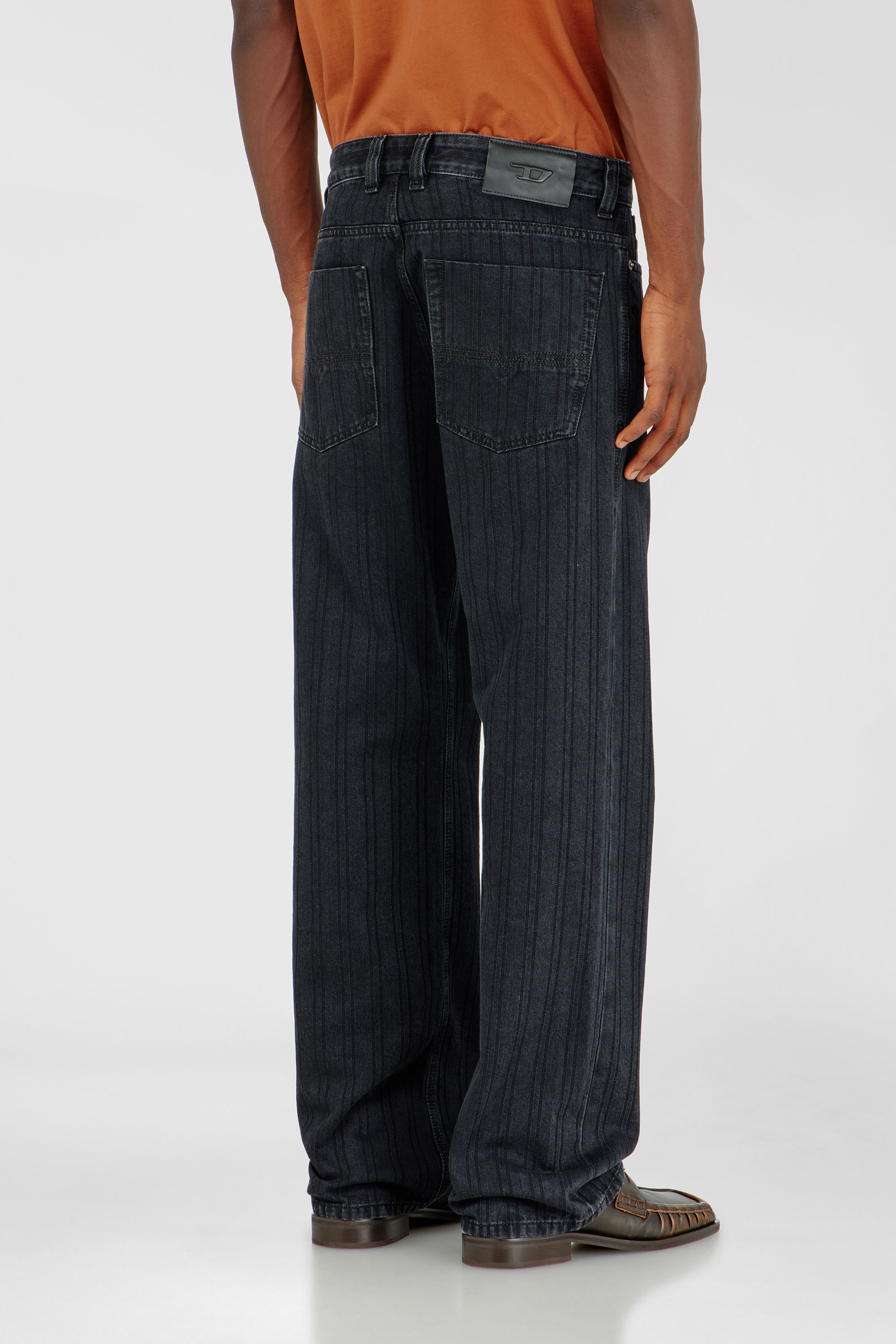 Diesel - Male's Relaxed Jeans 1980 D-Eeper 09Q12, ブラック/ダークグレー - 6