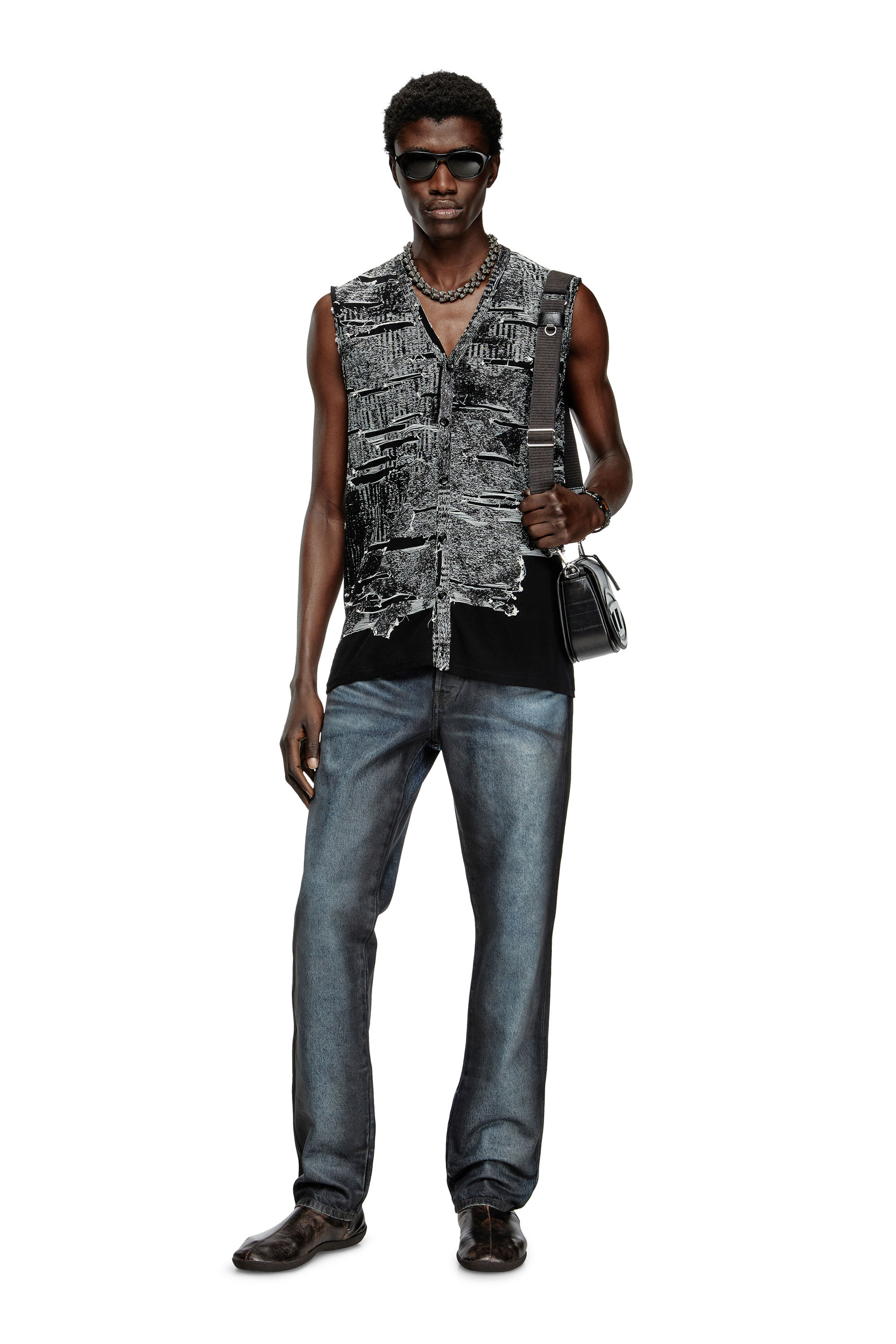 Diesel - K-CALLISTO-VEST, Male's Vest with engineered distressing in ブラック - 1