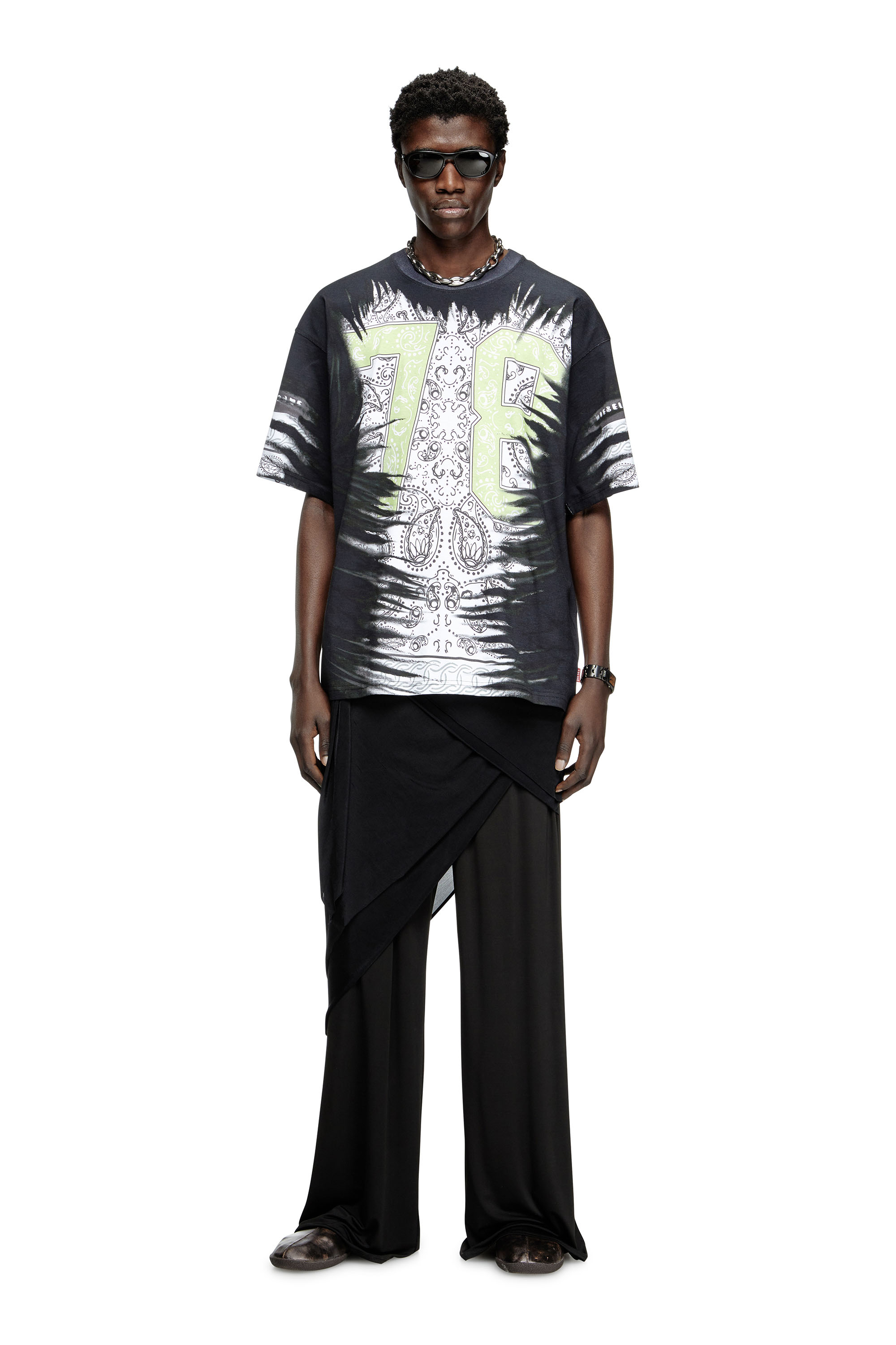 Diesel - T-BOXT-78-R1, Male's T-shirt with 78 bandana print in ブラック - 1