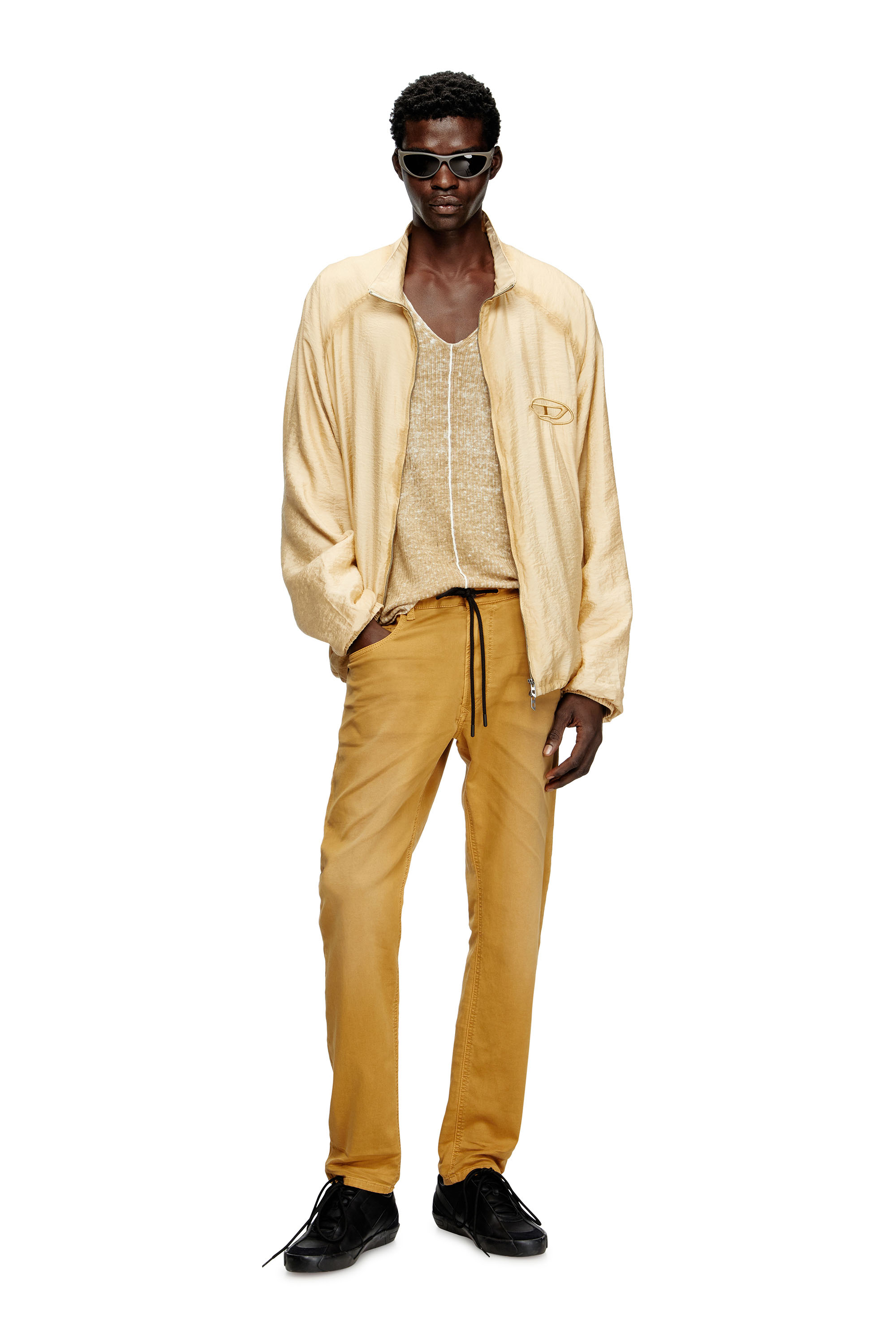 Diesel - Male's Regular 2032 D-Krooley Joggjeans® 0670M, ライトブラウン - 1