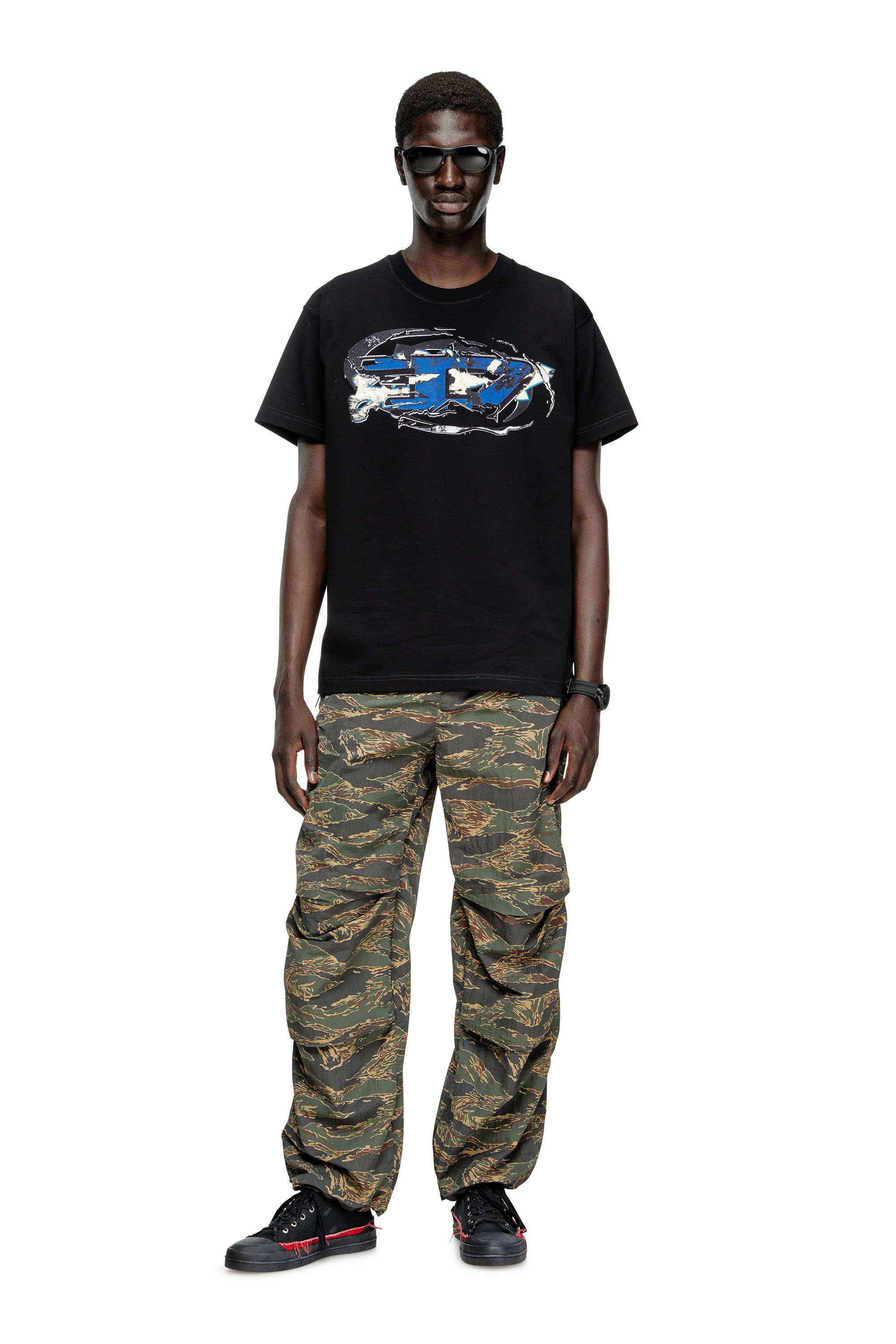 Diesel - T-NORM-T11, Male's T-shirt with Oval D logo in ブラック - 2