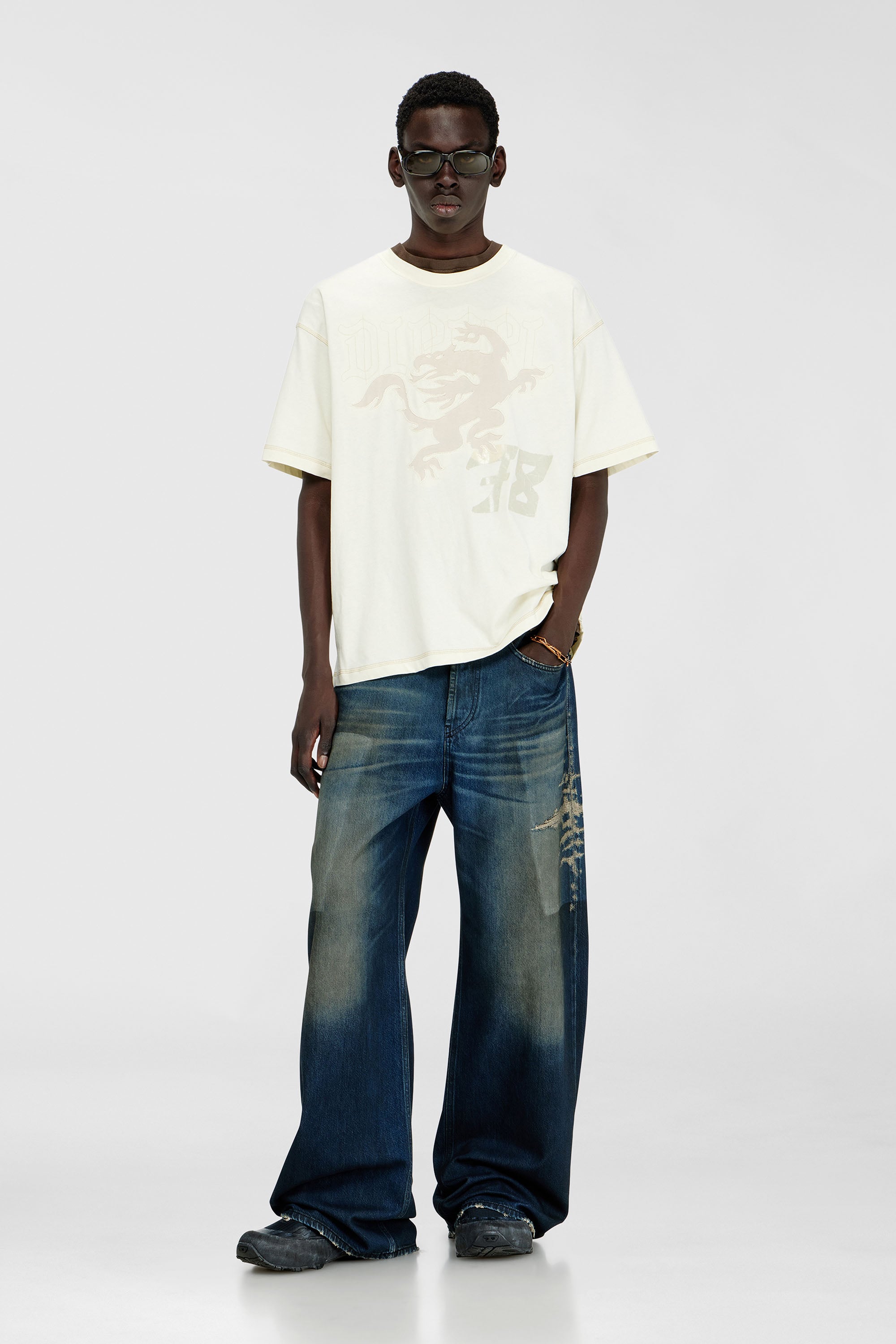 Diesel - T-BOXT-NOTCH, Male's Tシャツ in ホワイト - 1