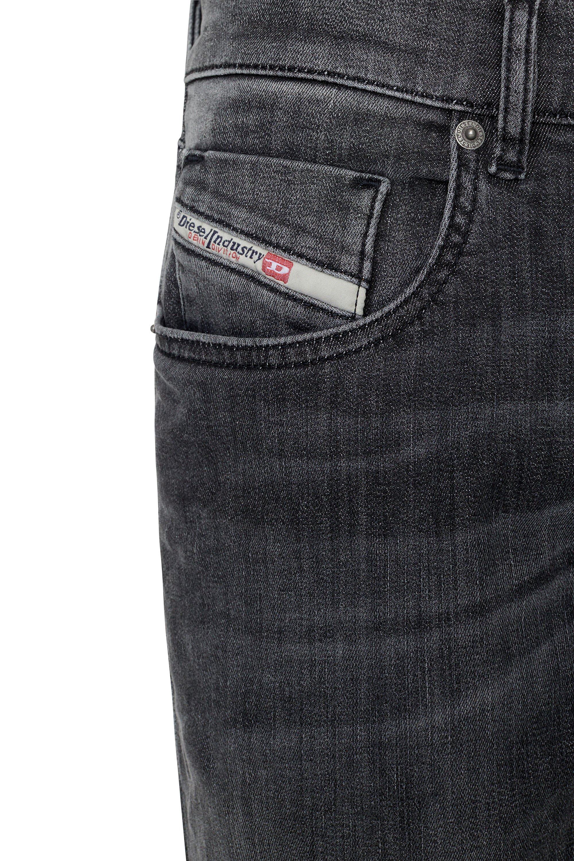 Diesel - D-Strukt JoggJeans® 09D52 Slim, ブラック/ダークグレー - Image 5