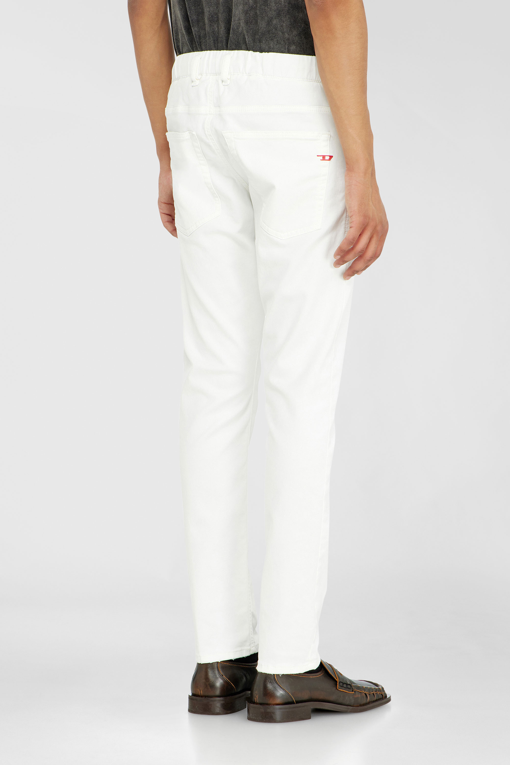 Diesel - Male's Regular 2032 D-Krooley-BW Joggjeans&reg; 068HX, ホワイト - 4