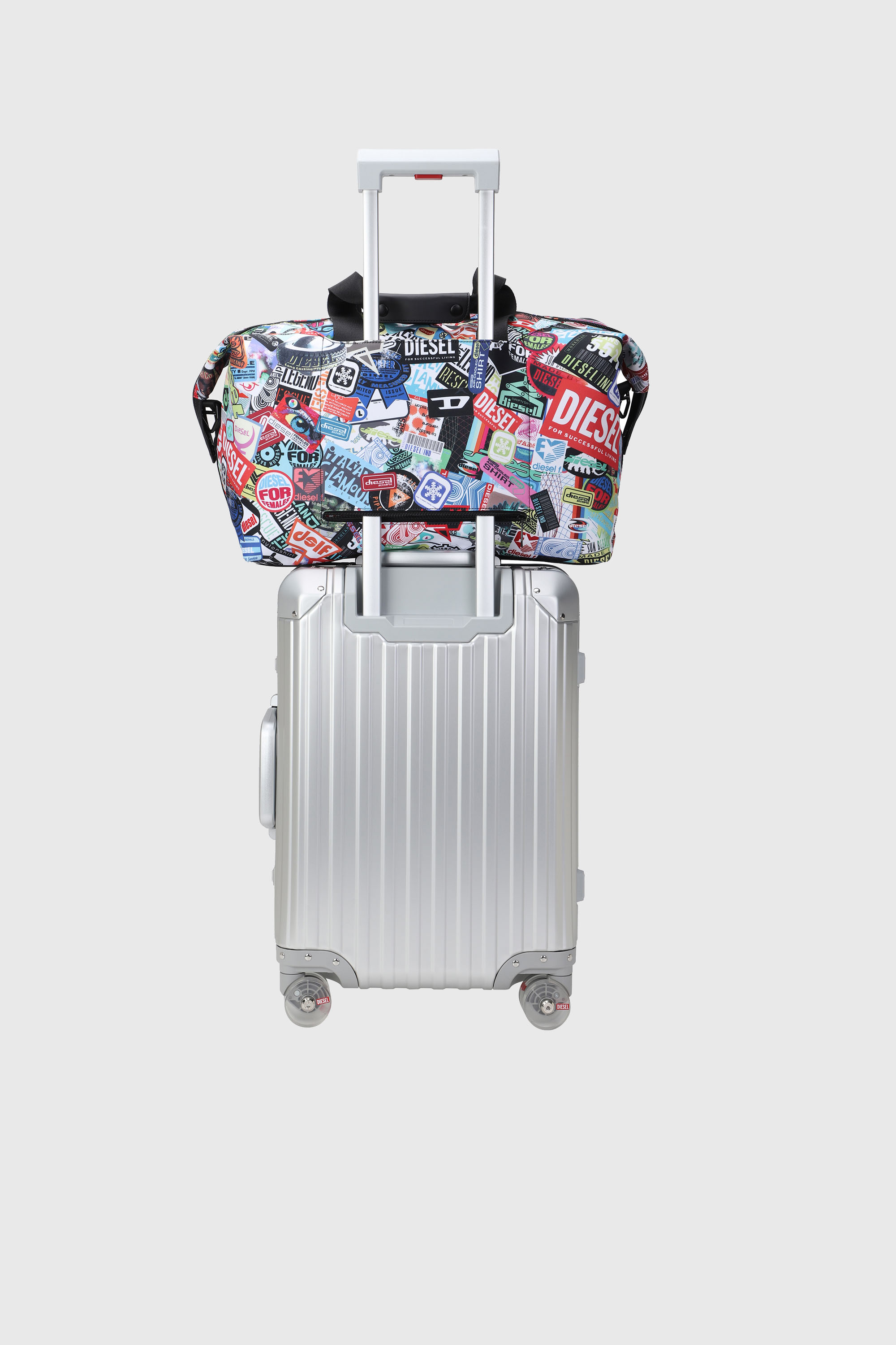 Diesel - DIESEL PC PRINTED DUFFLE-STICKERS- DSB00, Unisex's Pratical duffle bag with stickers in マルチカラー - 7