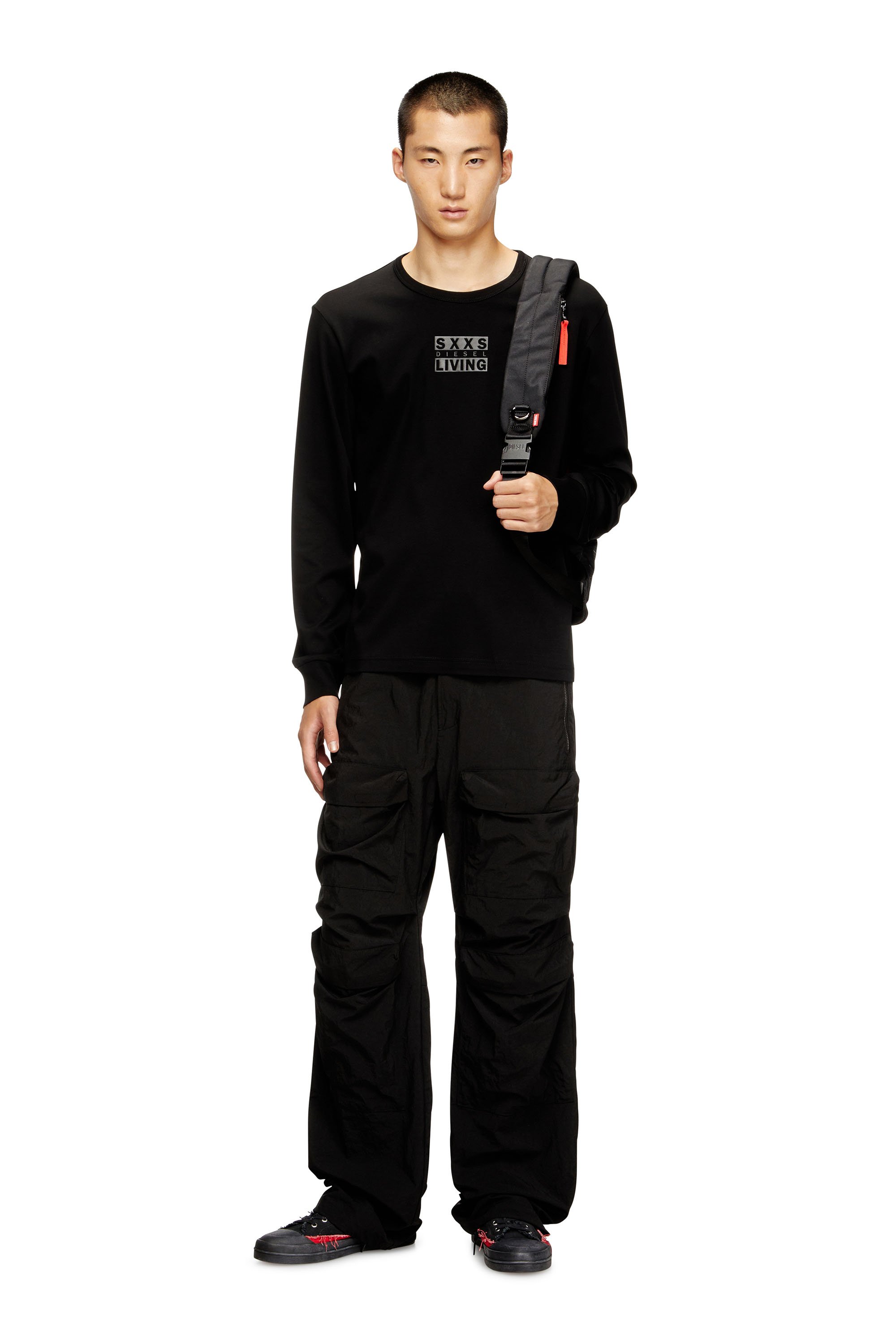Diesel - T-MADJUST-LS-T1, Male's 長袖Tシャツ in ブラック - 2