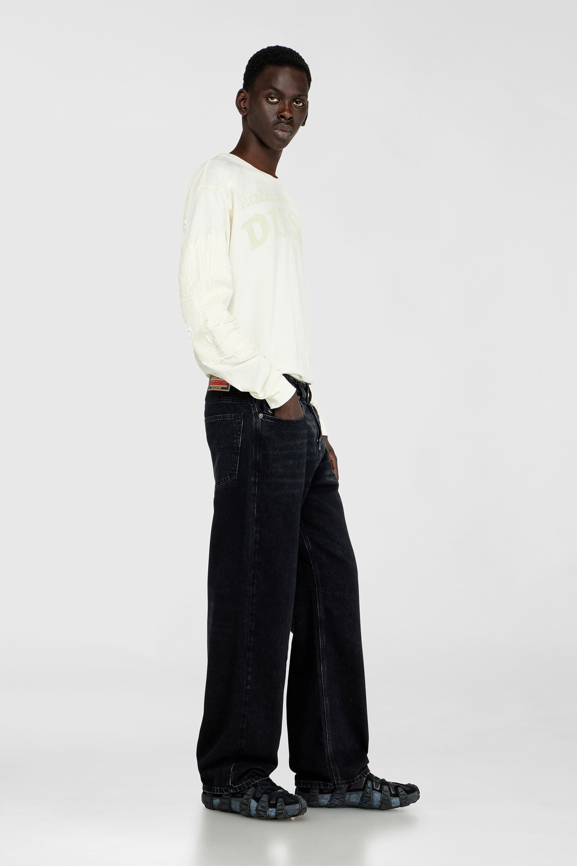 Diesel - Male's Relaxed Jeans 2001 D-Macro 09P09, ブラック/ダークグレー - 3