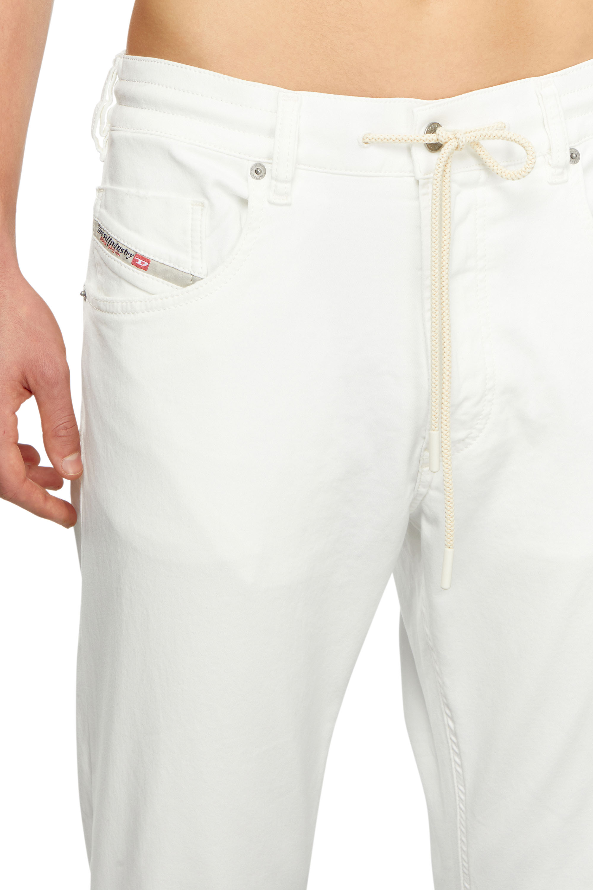 Diesel - Male's Regular 2030 D-Krooley Joggjeans® 068HX, ホワイト - 5